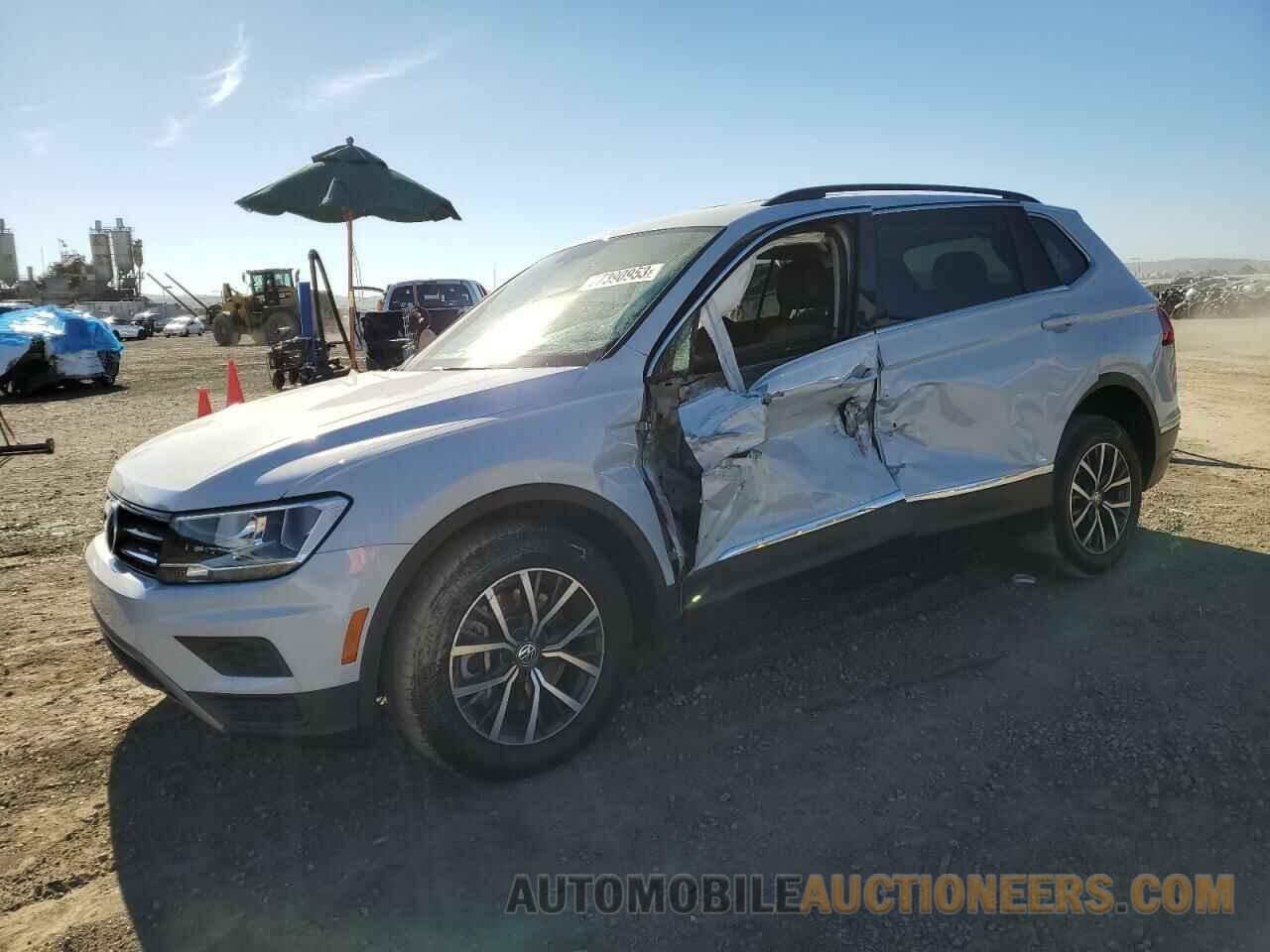 3VV3B7AXXJM221018 VOLKSWAGEN TIGUAN 2018