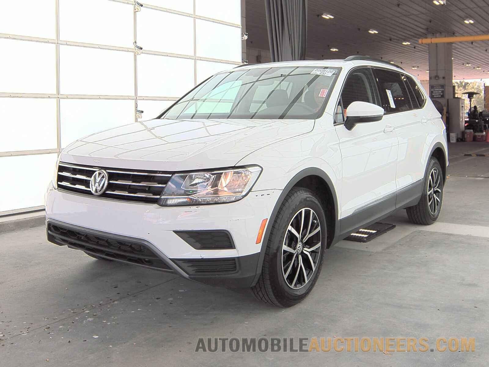 3VV3B7AXXMM130853 Volkswagen Tiguan 2021