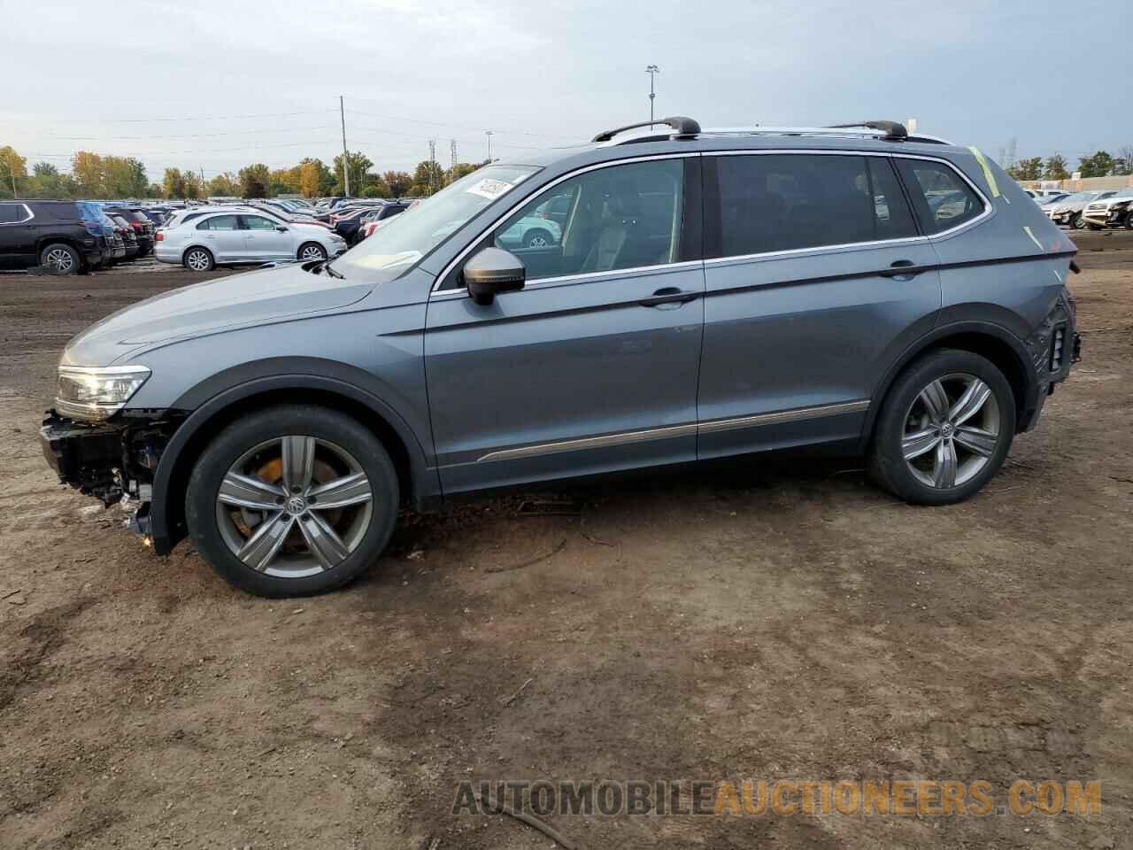 3VV5B7AX5JM010687 VOLKSWAGEN TIGUAN 2018