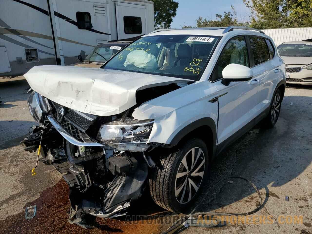 3VVEX7B21RM085824 VOLKSWAGEN TAOS SE 2024