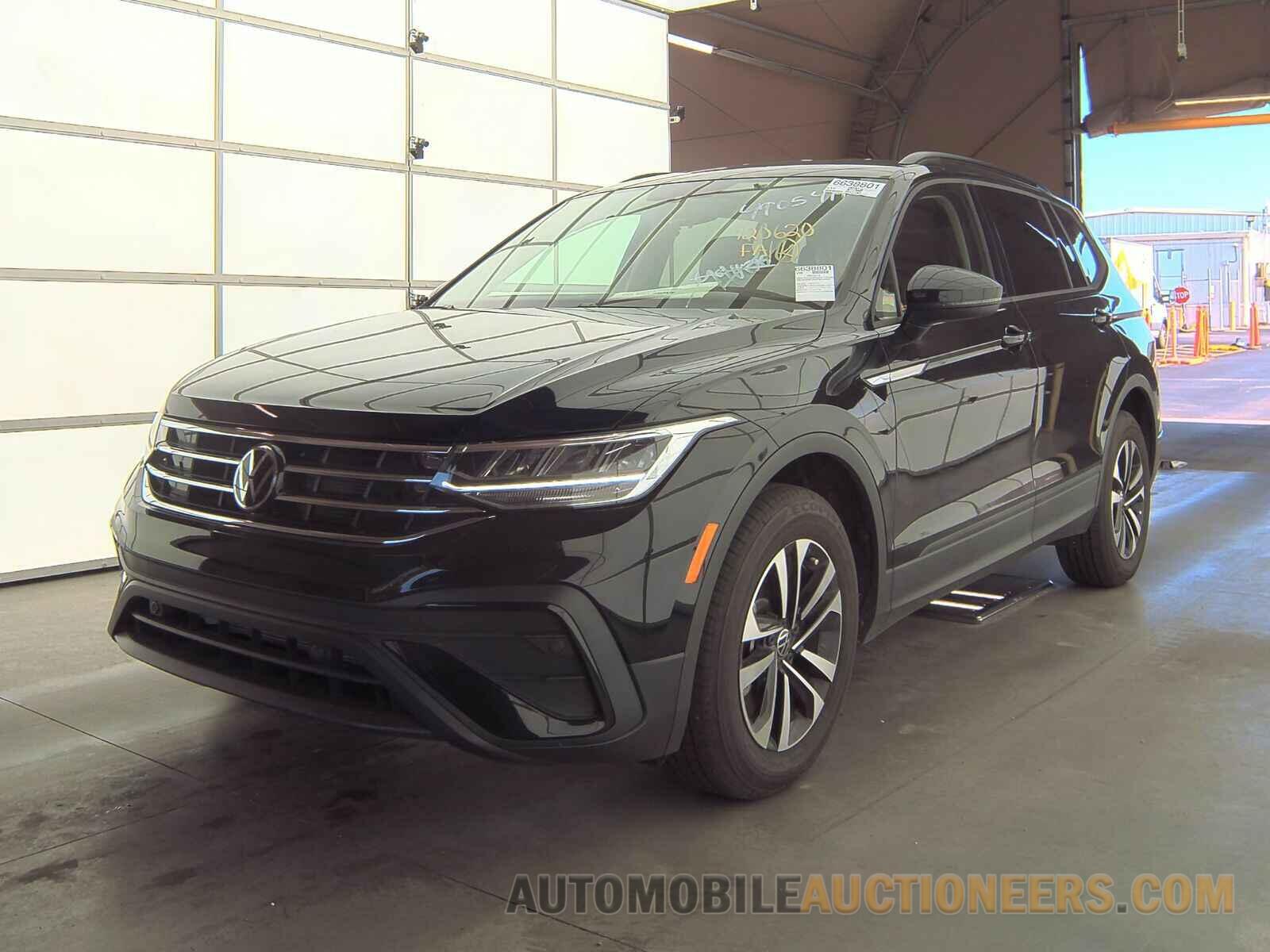 3VVRB7AX5PM120620 Volkswagen Tiguan 2023