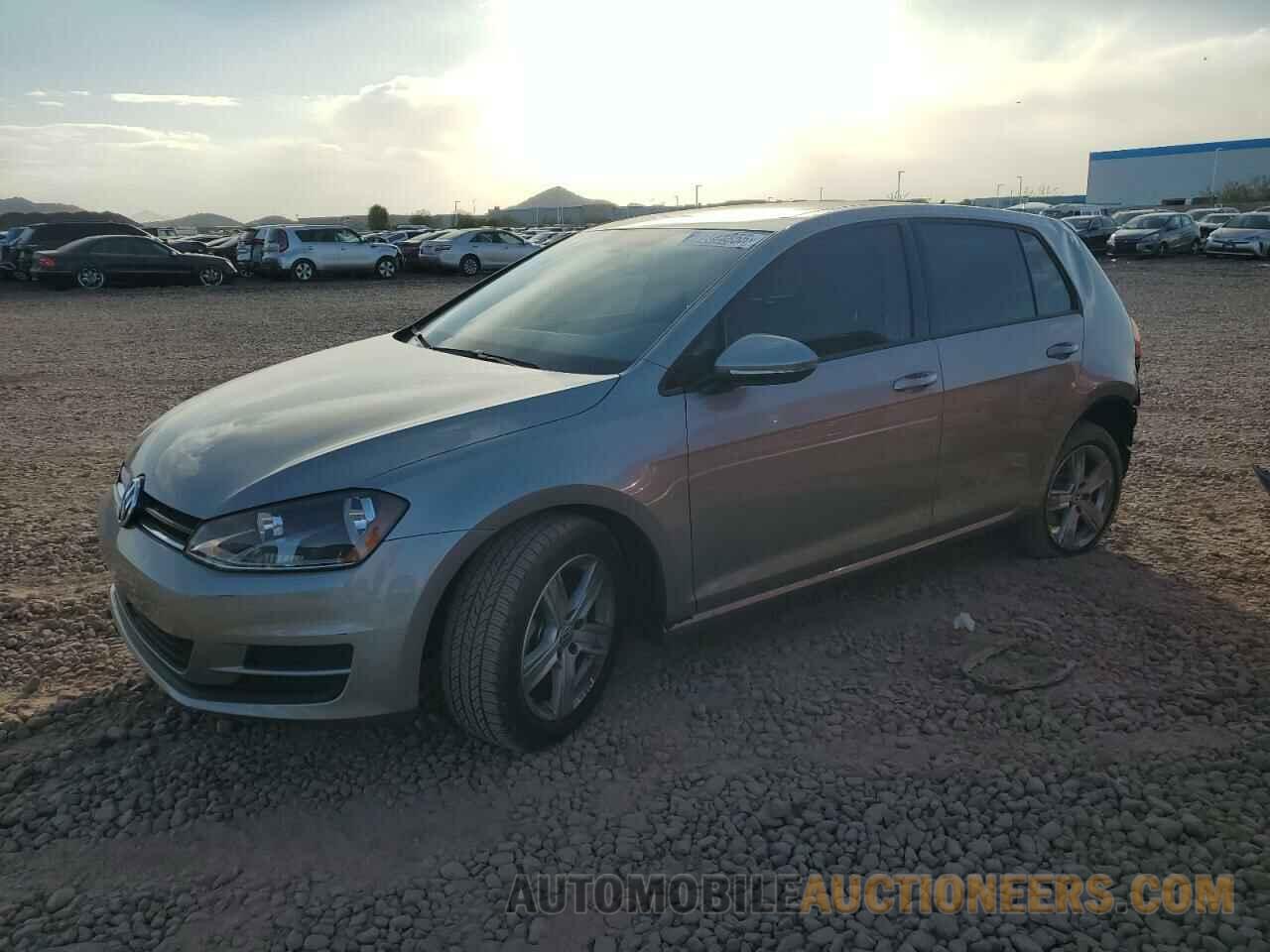 3VW217AU4HM023075 VOLKSWAGEN GOLF 2017