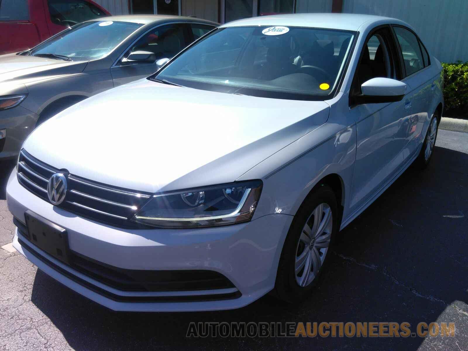 3VW2B7AJ2HM394772 Volkswagen Jetta 2017