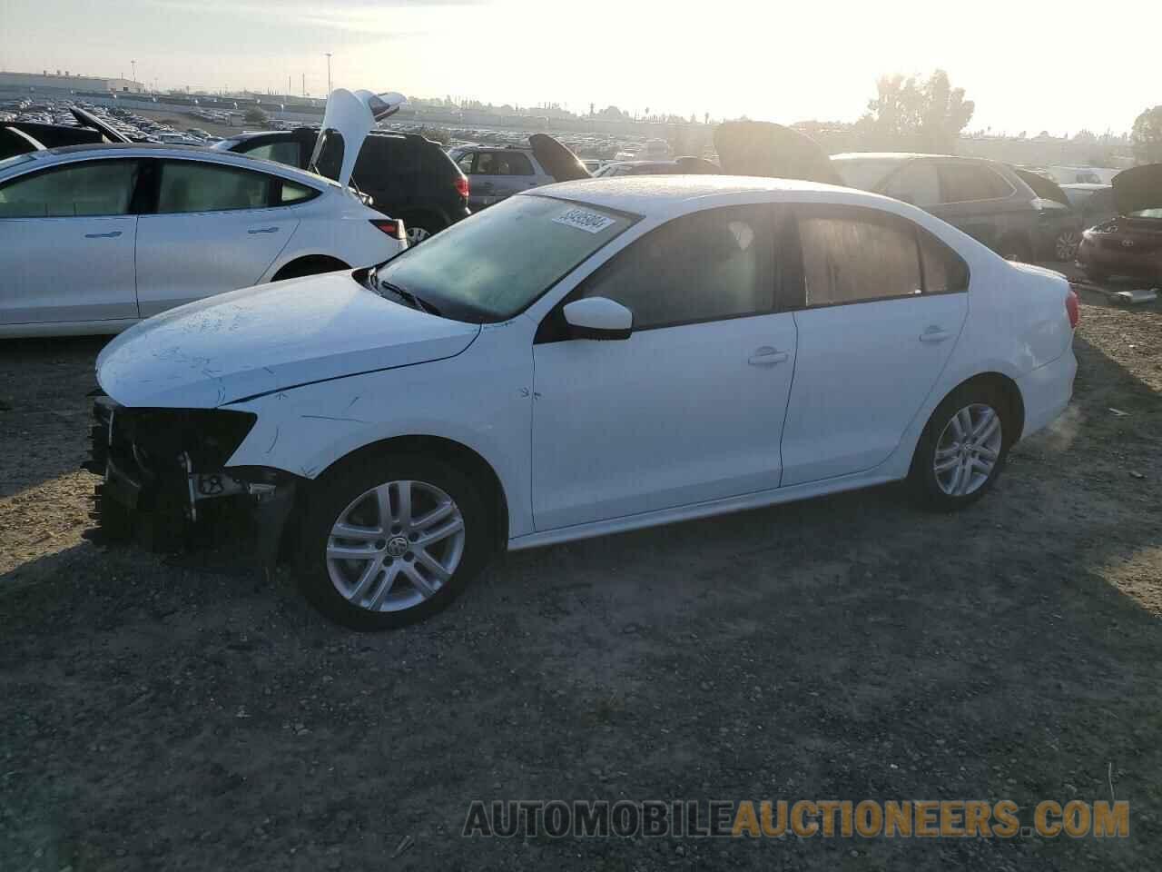 3VW2B7AJ3JM251061 VOLKSWAGEN JETTA 2018