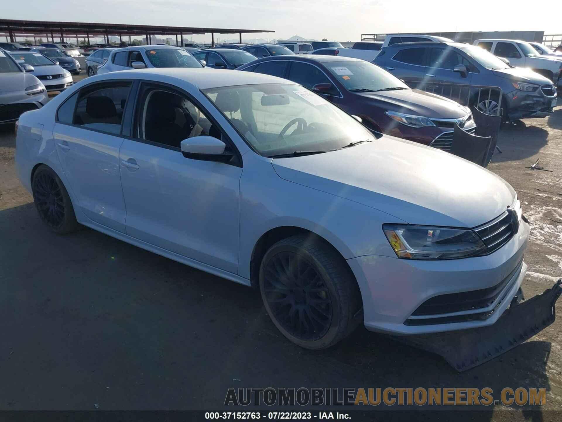 3VW2B7AJ8JM255526 VOLKSWAGEN JETTA 2018