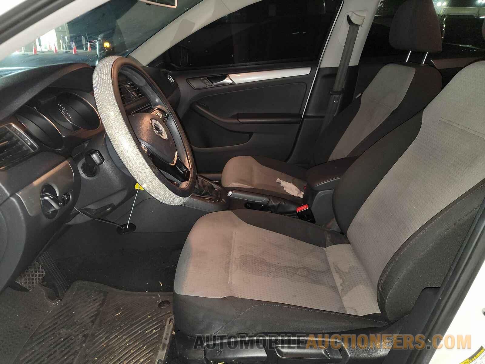 3VW2B7AJXHM277330 Volkswagen Jetta 2017