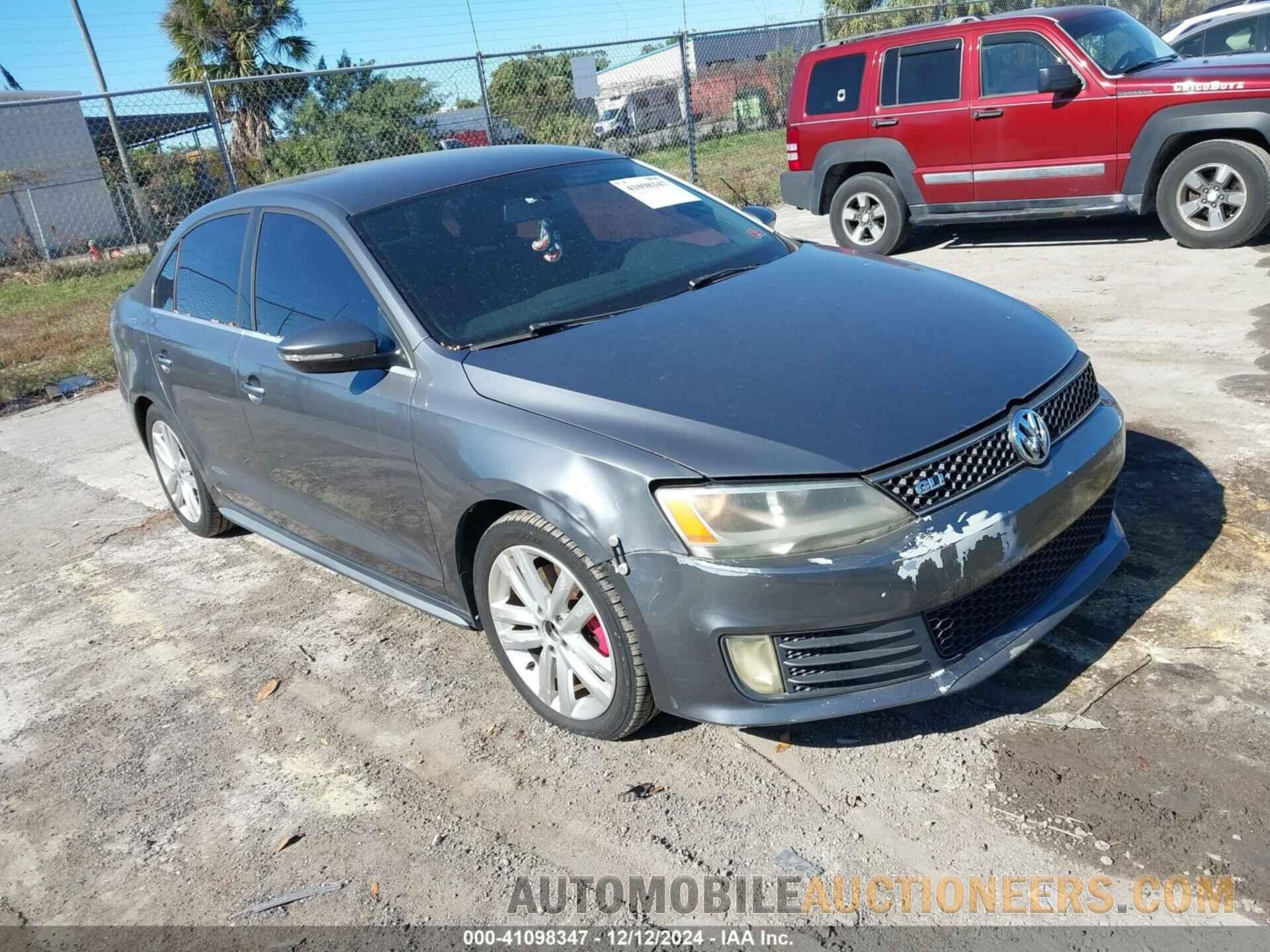 3VW467AJ2CM406344 VOLKSWAGEN JETTA 2012