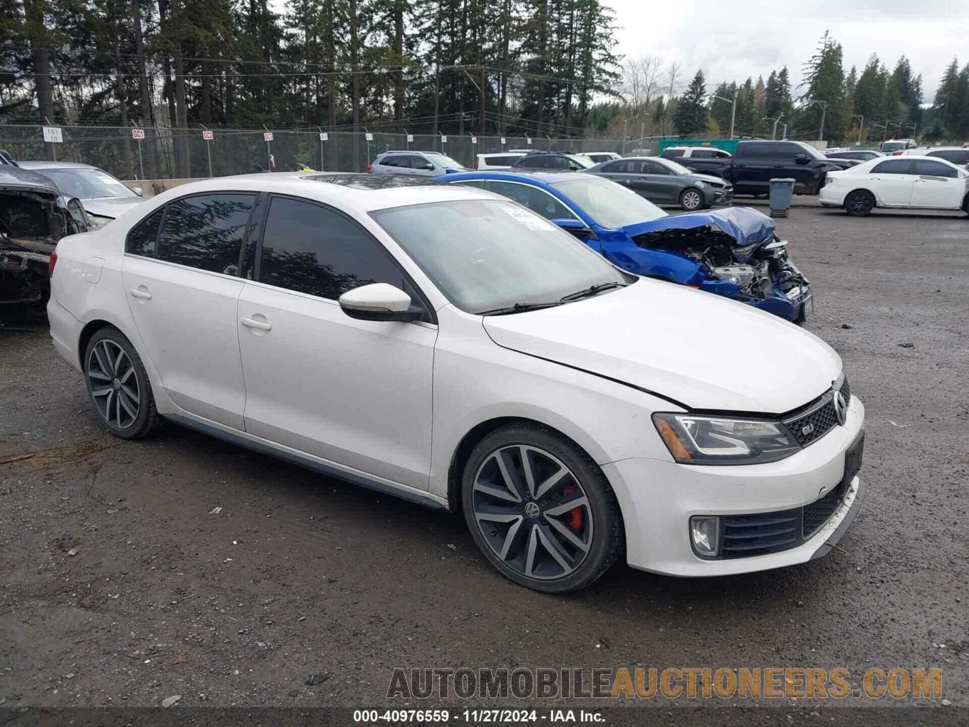 3VW4A7AJ2DM412502 VOLKSWAGEN JETTA 2013