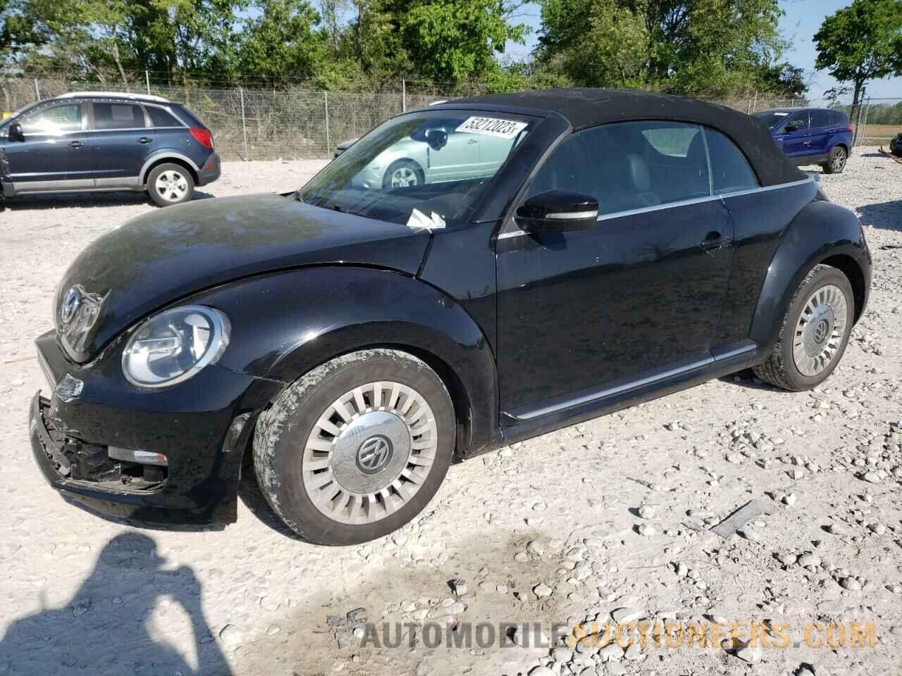 3VW517AT3GM801465 VOLKSWAGEN BEETLE 2016