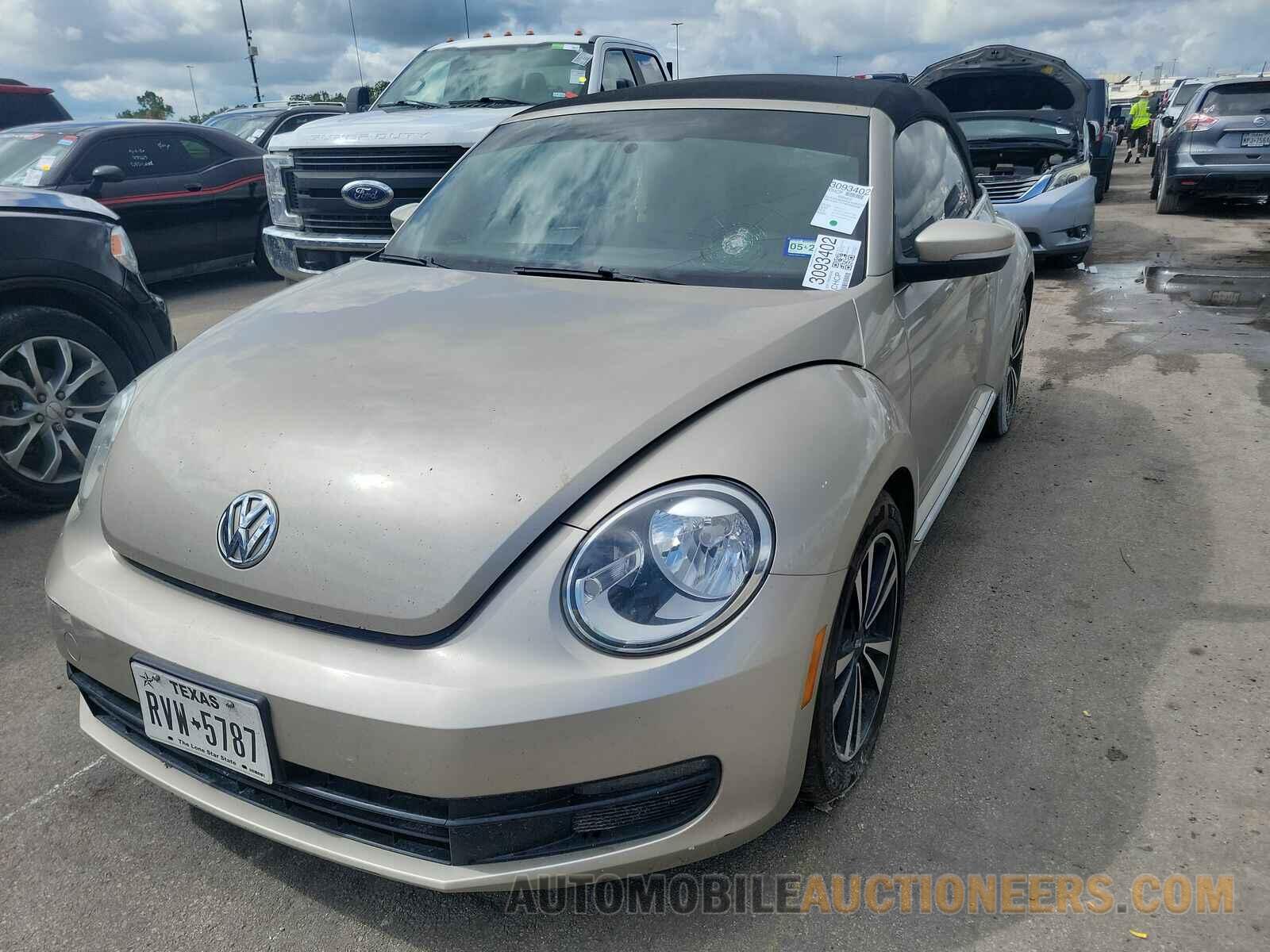 3VW517AT4FM806656 Volkswagen Beetle Convertible 2015