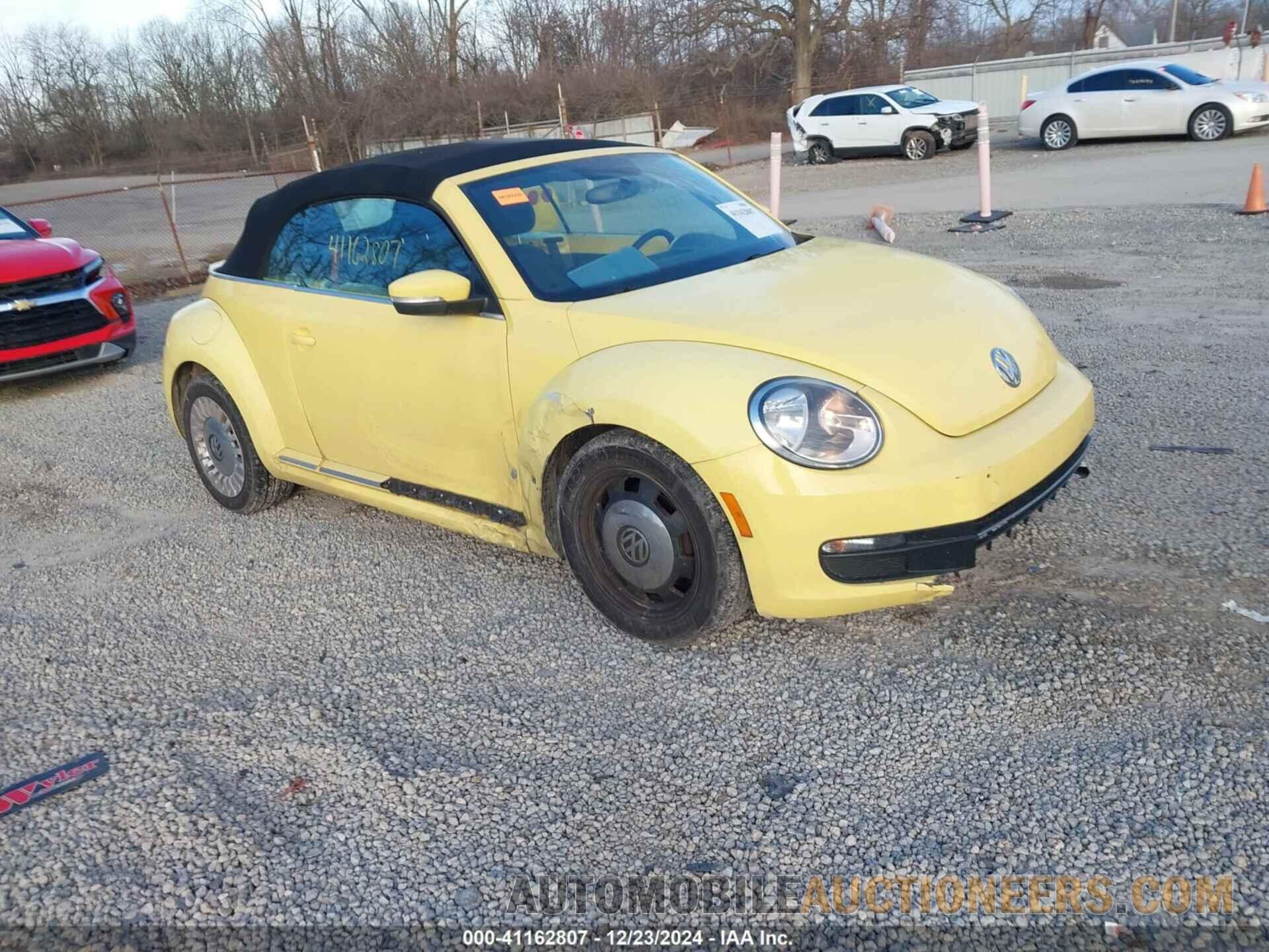 3VW517AT5EM823318 VOLKSWAGEN BEETLE 2014