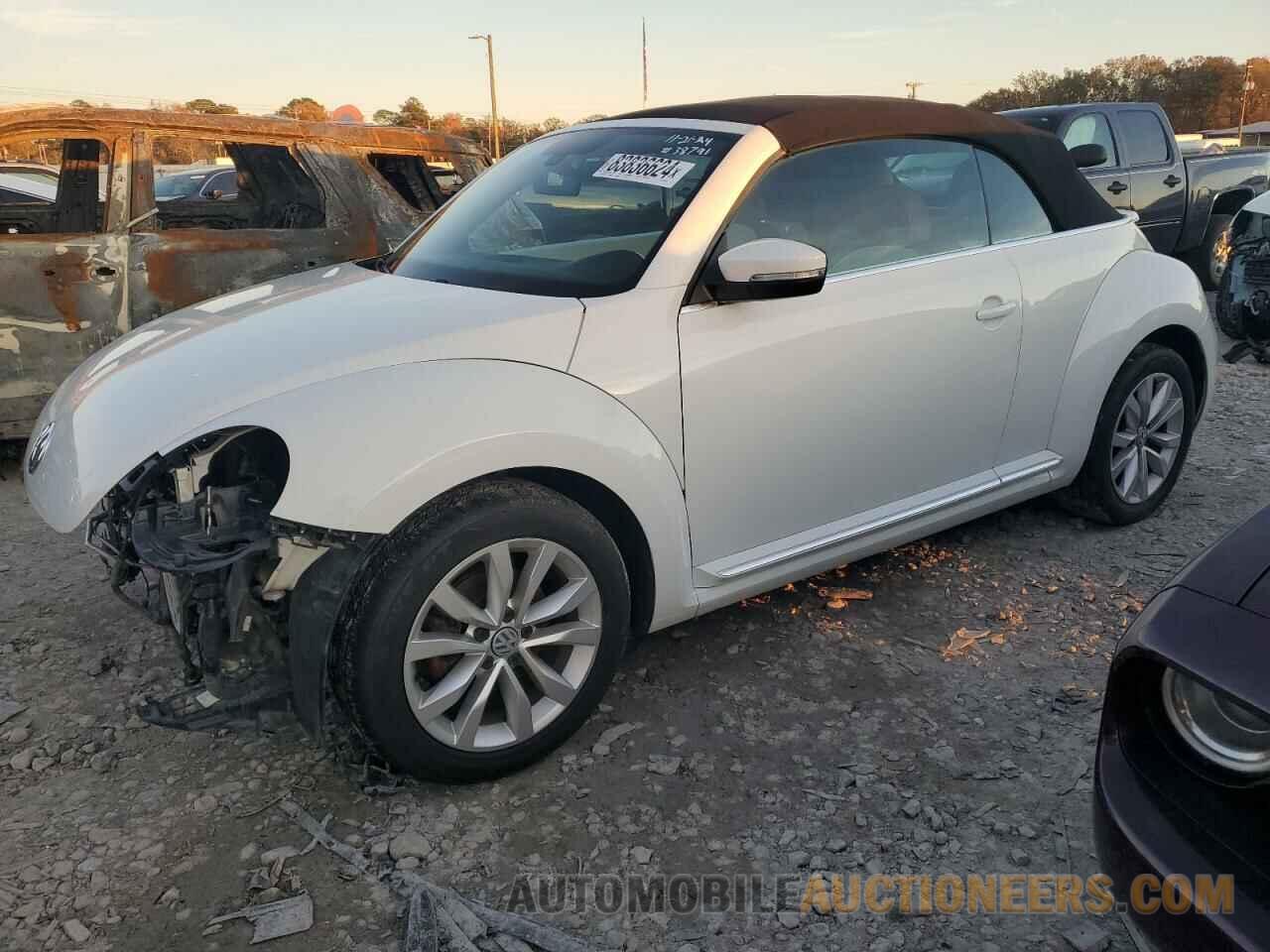 3VW517AT5HM825218 VOLKSWAGEN BEETLE 2017