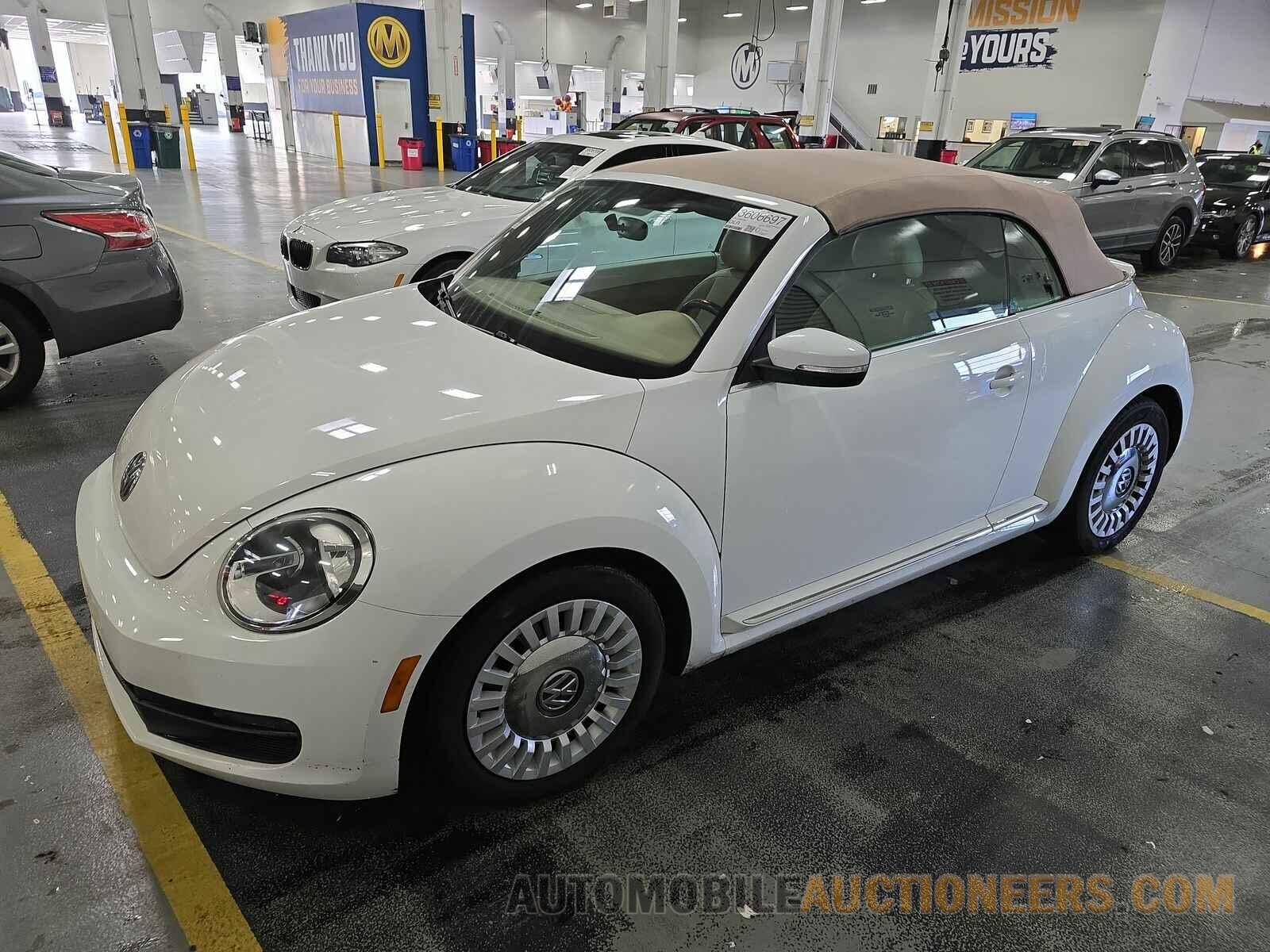 3VW517AT9FM806877 Volkswagen Beetle Convertible 2015