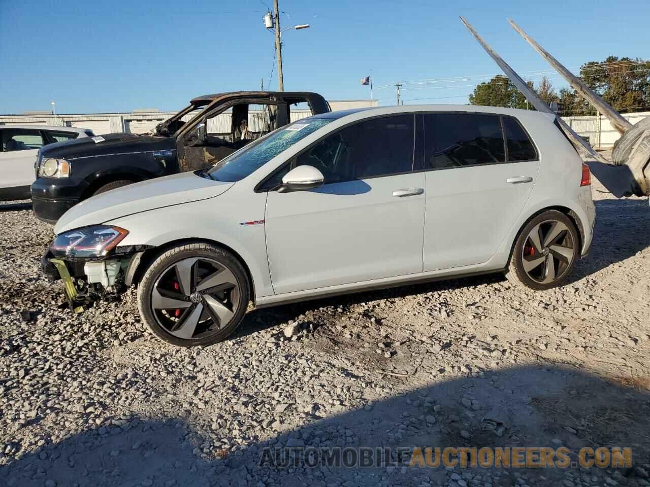 3VW547AU3JM251093 VOLKSWAGEN GTI 2018