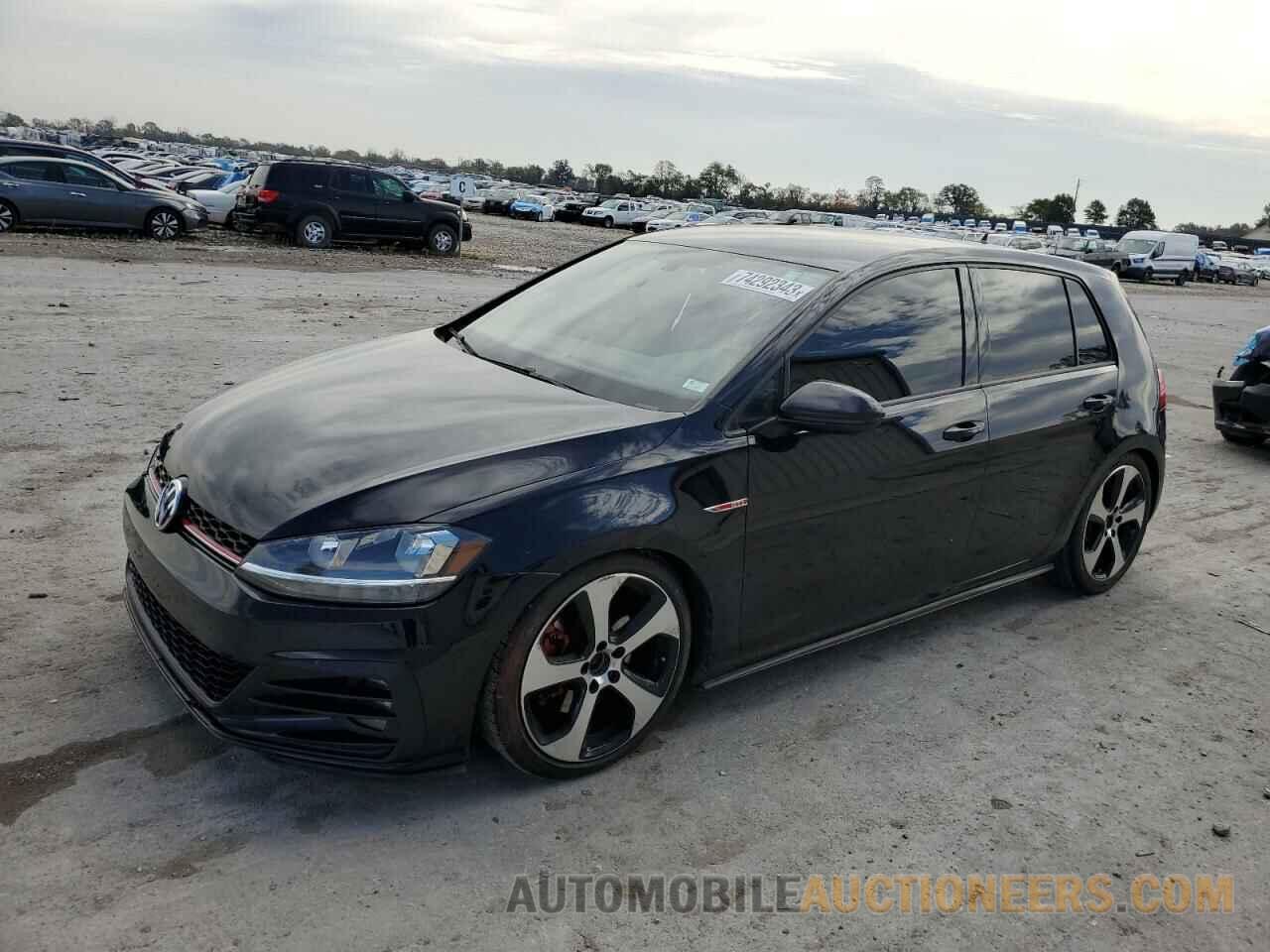 3VW547AU8JM250957 VOLKSWAGEN GTI 2018