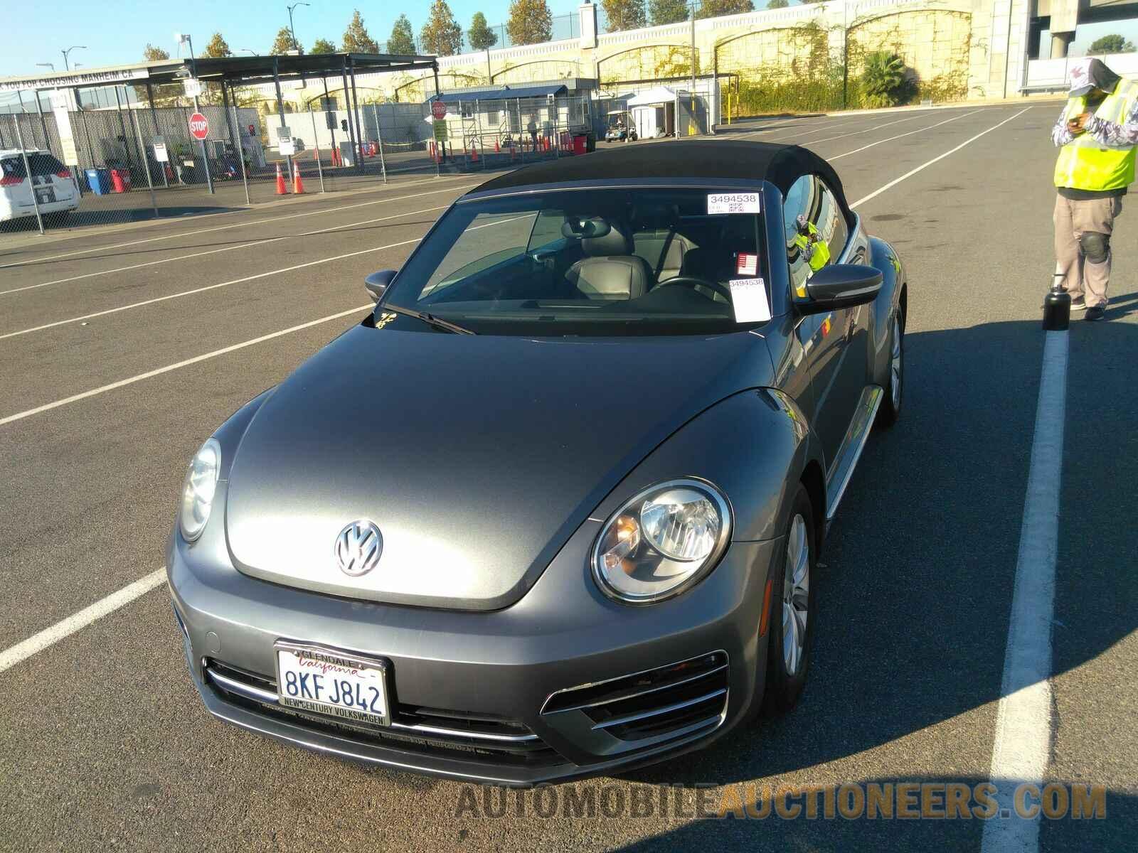 3VW5DAAT4JM515359 Volkswagen Beetle Convertible 2018