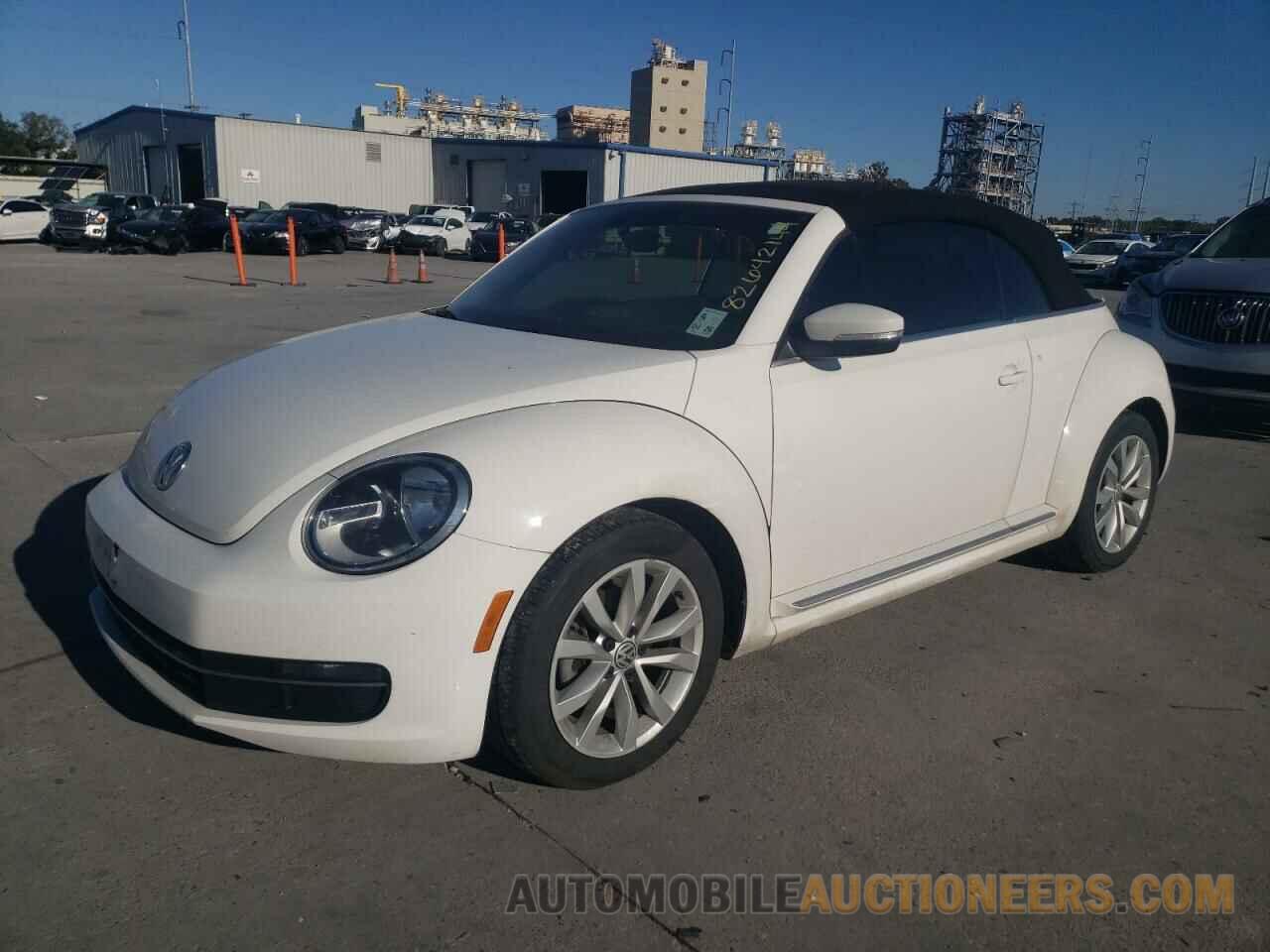 3VW5L7AT3DM811628 VOLKSWAGEN BEETLE 2013