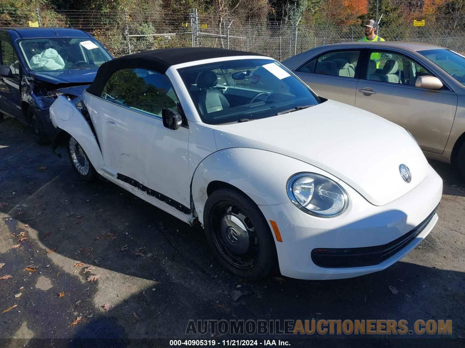 3VW5P7AT1DM823054 VOLKSWAGEN BEETLE 2013