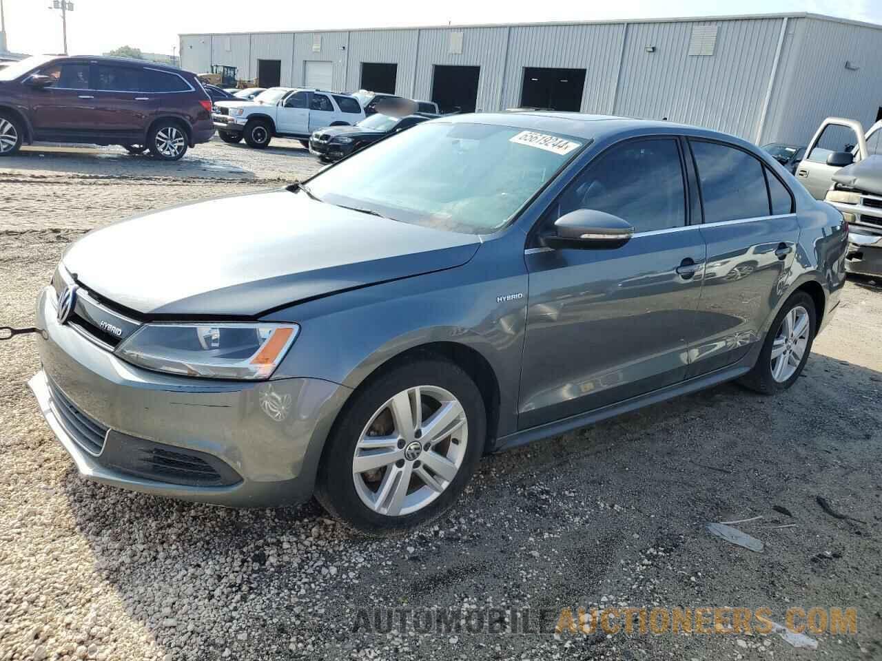 3VW637AJ1DM226114 VOLKSWAGEN JETTA 2013