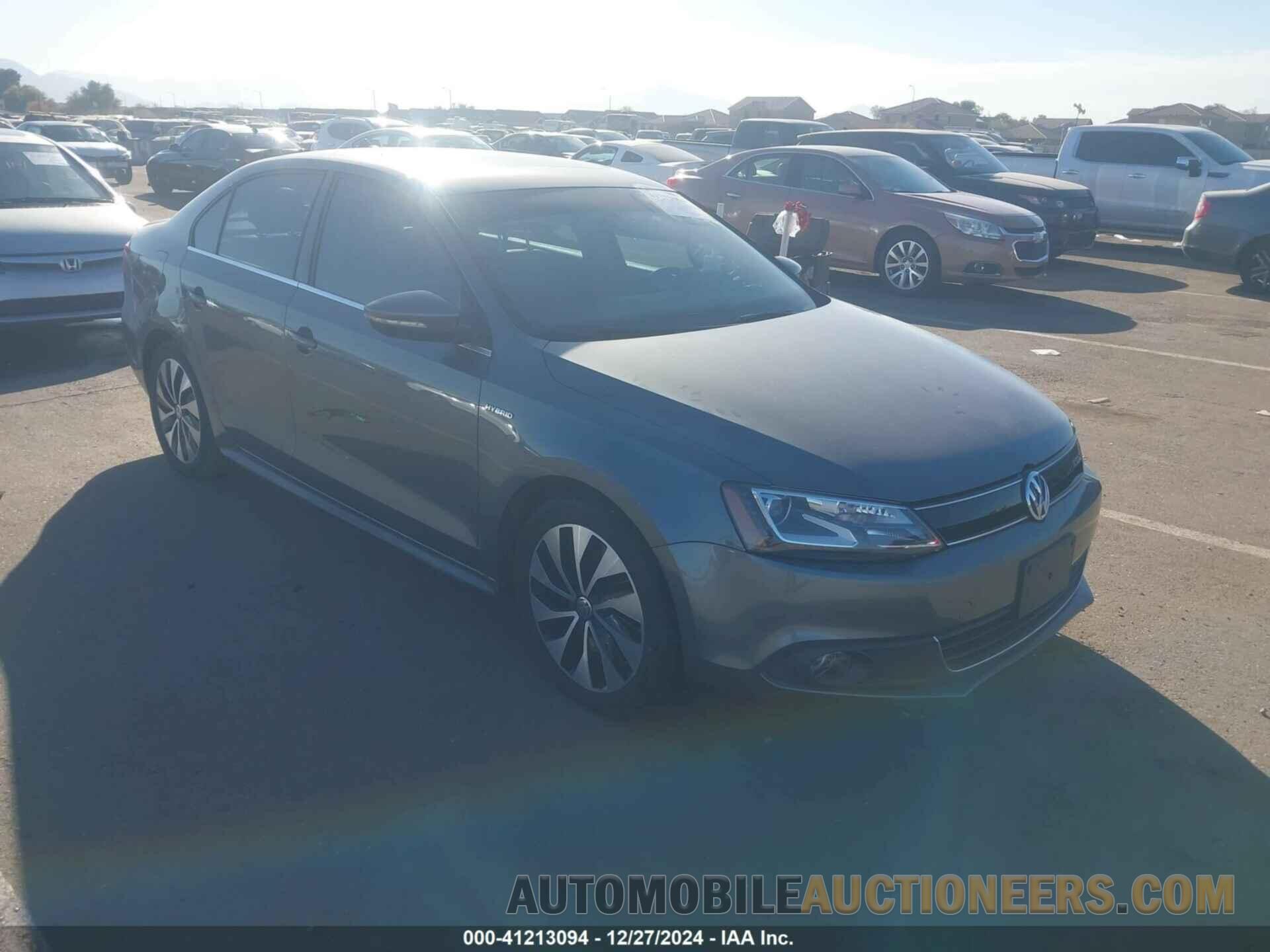 3VW637AJ6DM264681 VOLKSWAGEN JETTA HYBRID 2013