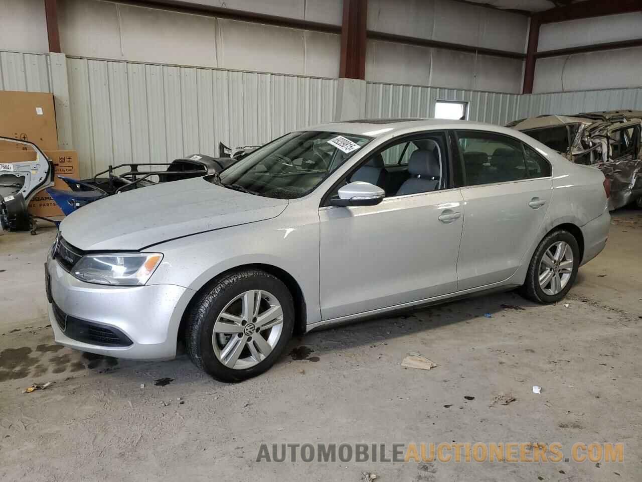 3VW637AJ9DM305322 VOLKSWAGEN JETTA 2013