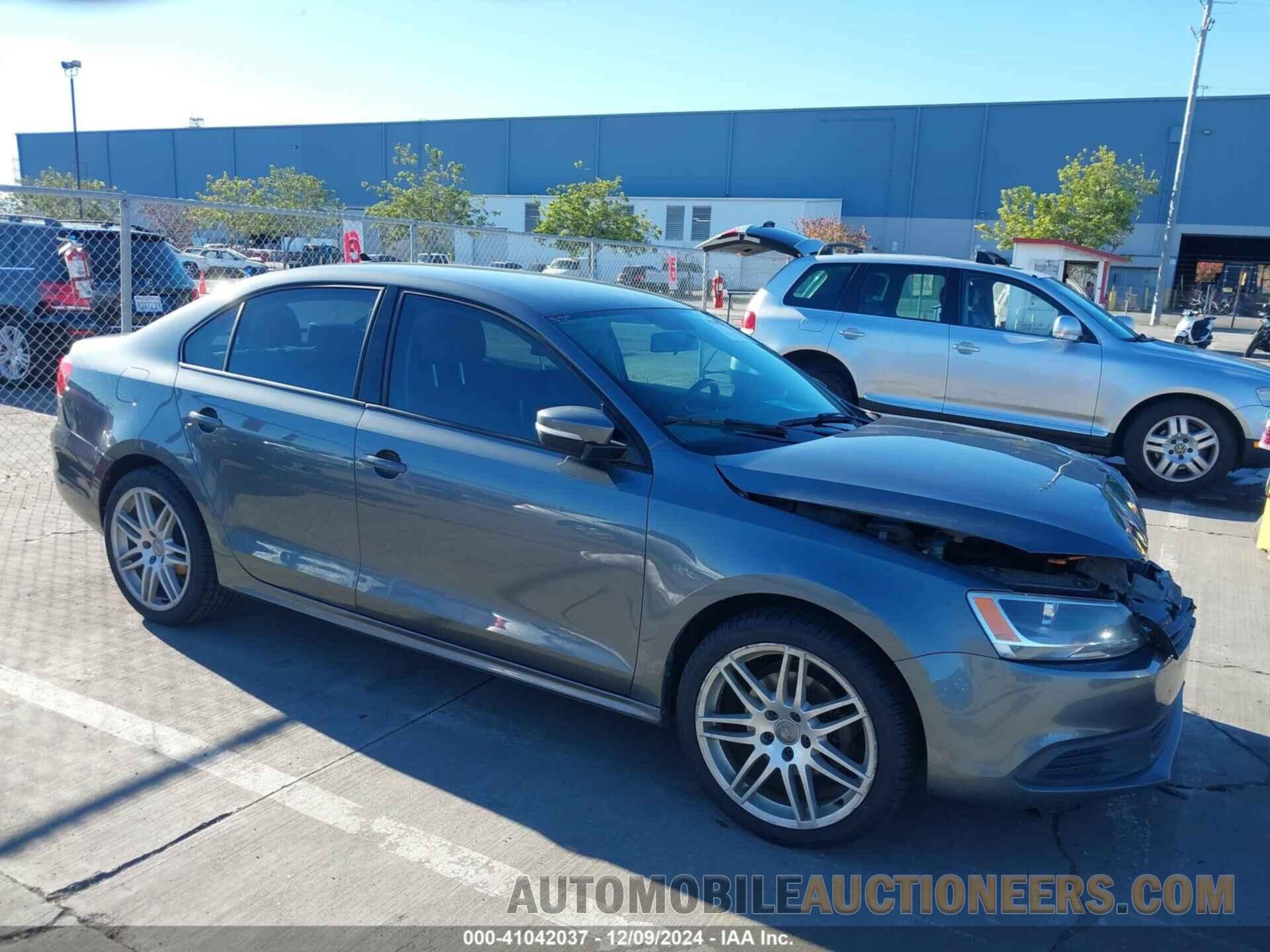 3VWD17AJ1EM241260 VOLKSWAGEN JETTA 2014