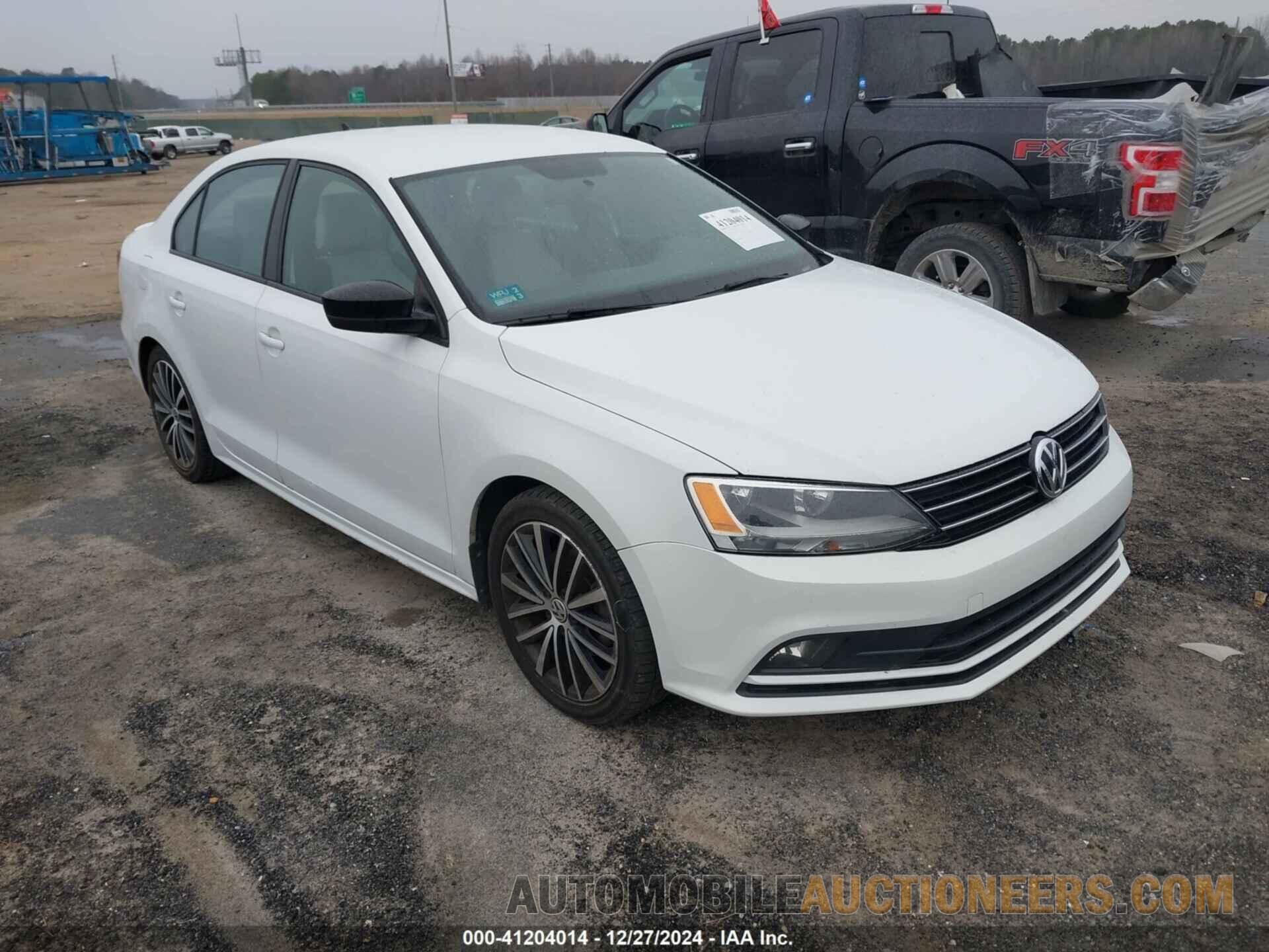 3VWD17AJ1FM216019 VOLKSWAGEN JETTA 2015