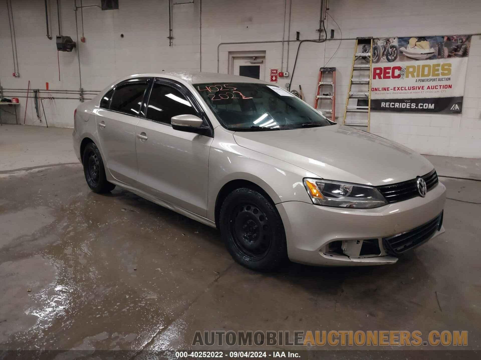 3VWD17AJ3EM215761 VOLKSWAGEN JETTA 2014