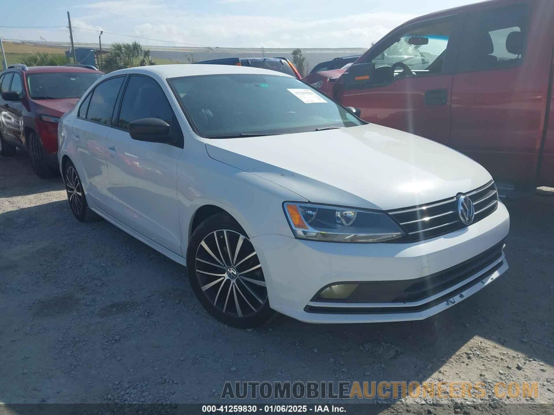 3VWD17AJ4FM205094 VOLKSWAGEN JETTA 2015