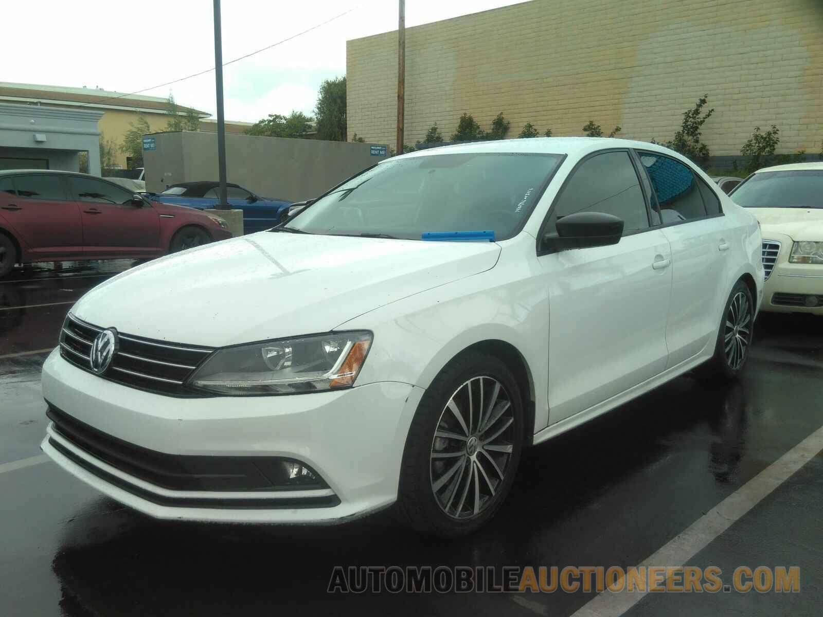 3VWD17AJ5HM409325 Volkswagen Jetta 2017