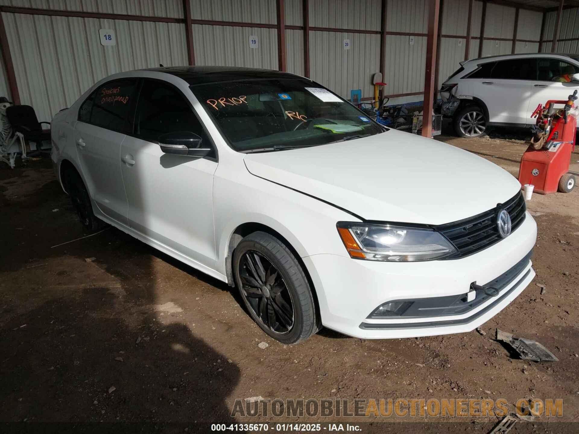 3VWD17AJ6JM225498 VOLKSWAGEN JETTA 2018