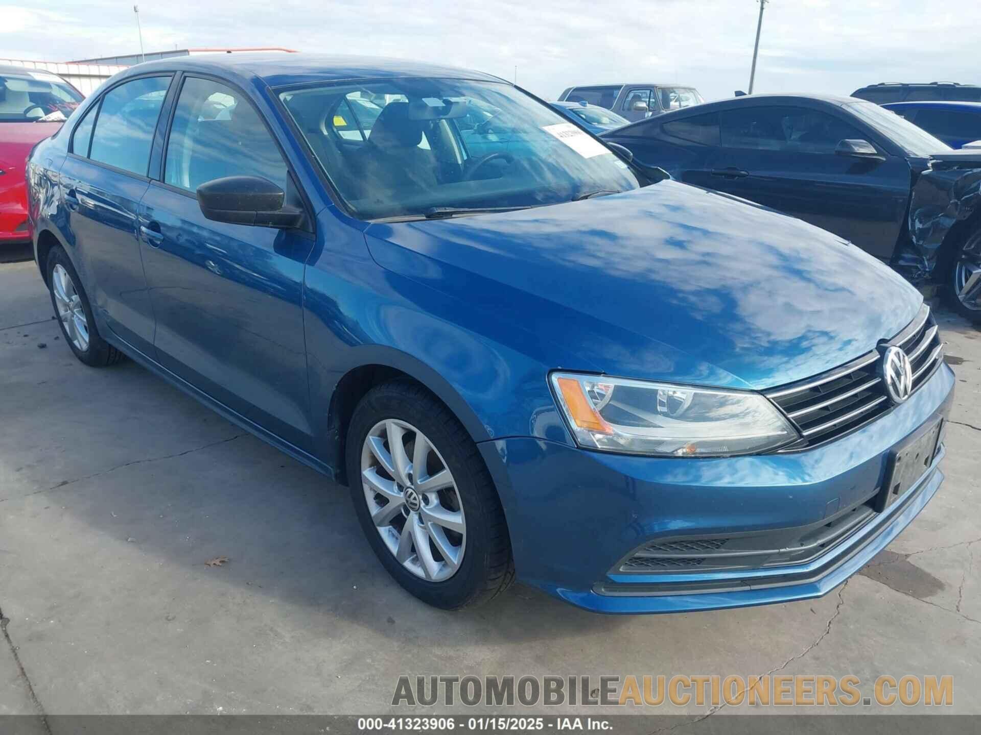 3VWD17AJ8FM331832 VOLKSWAGEN JETTA 2015