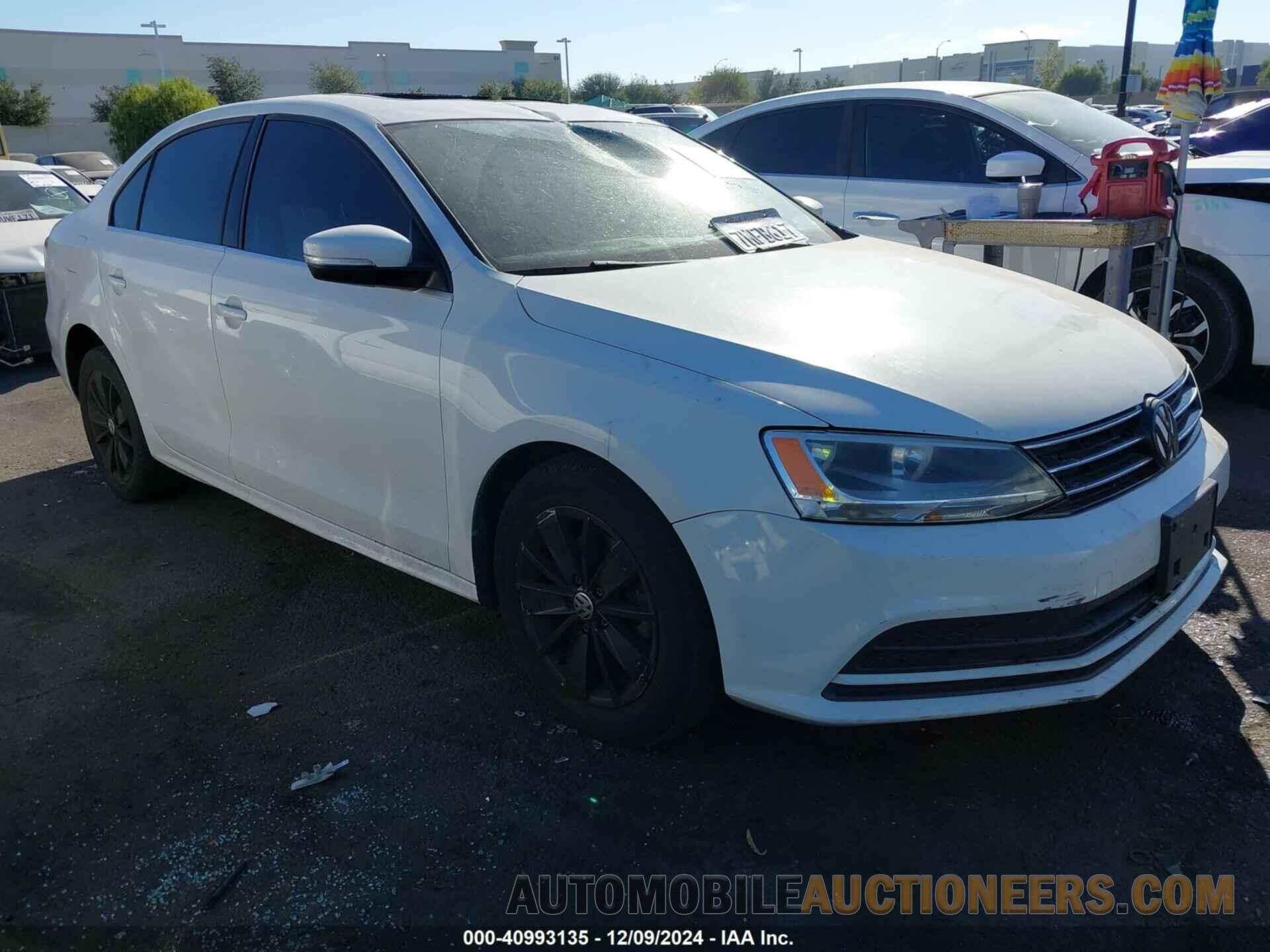 3VWD17AJ8FM335041 VOLKSWAGEN JETTA 2015