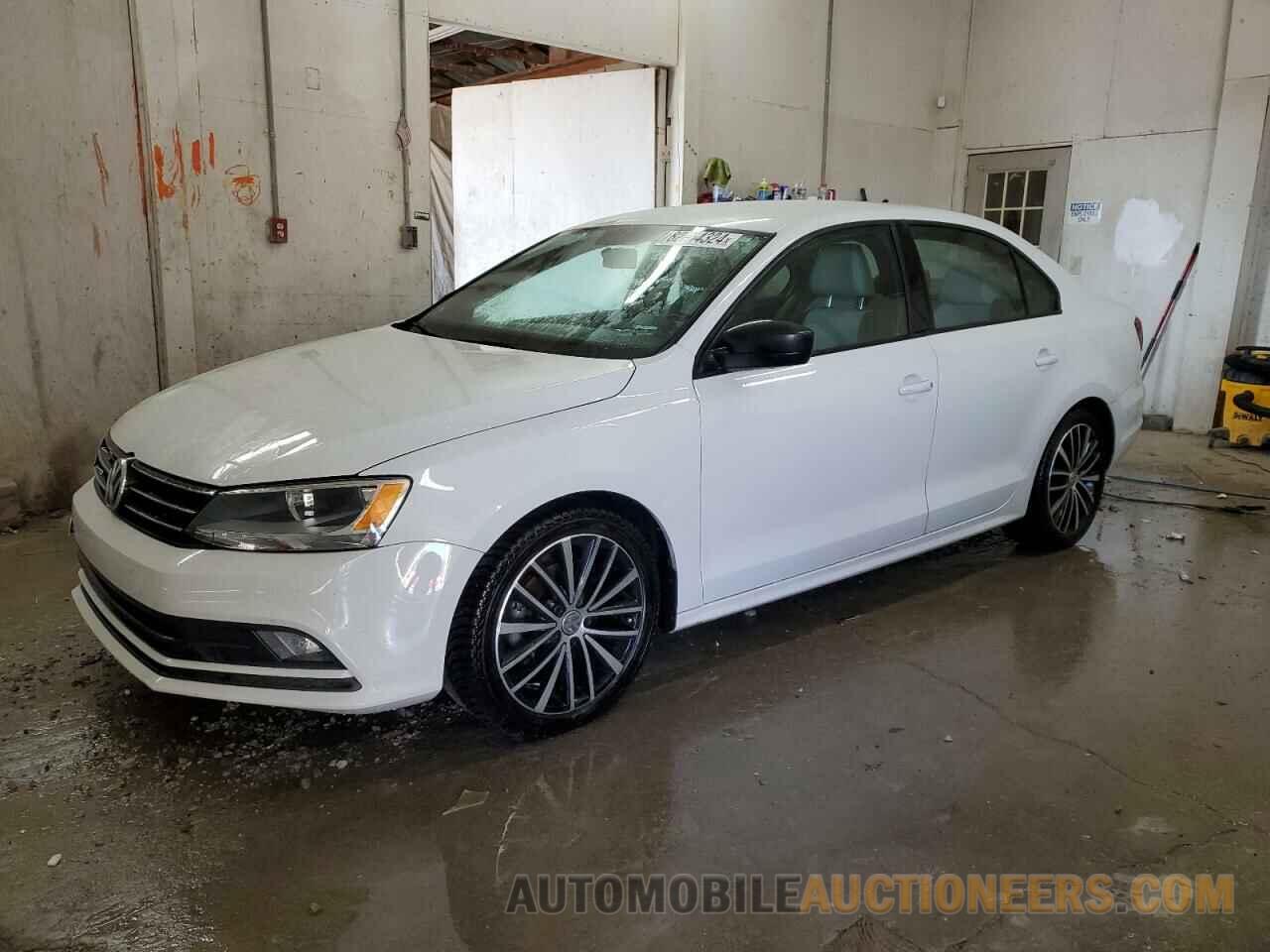 3VWD17AJ8GM266174 VOLKSWAGEN JETTA 2016