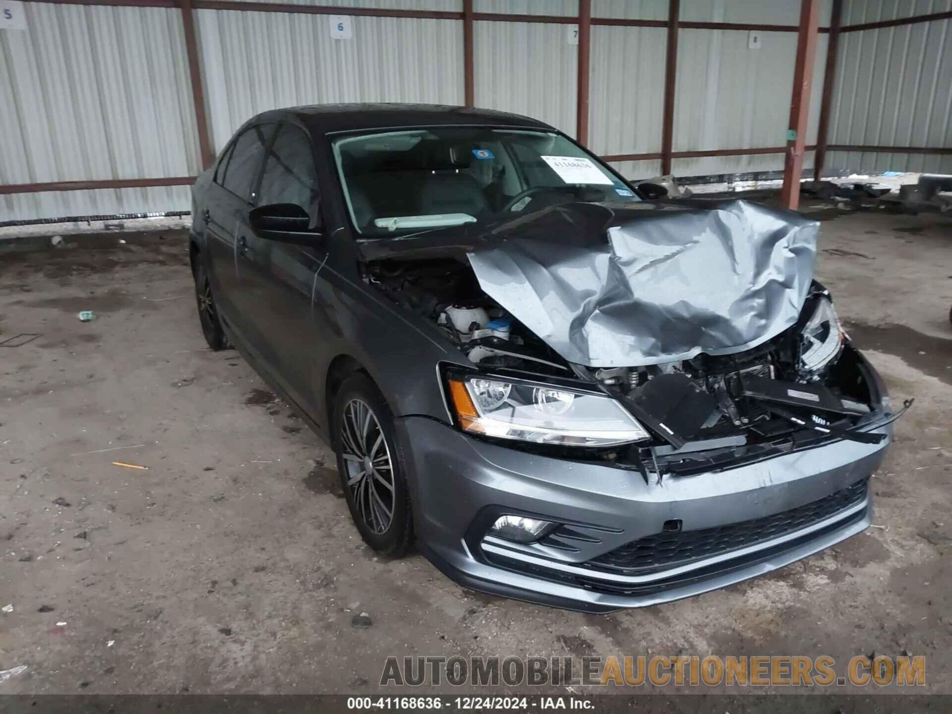 3VWDB7AJ1JM204992 VOLKSWAGEN JETTA 2018