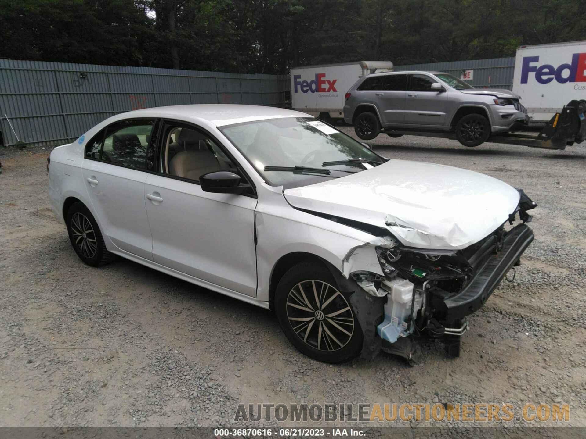 3VWDB7AJ7JM226074 VOLKSWAGEN JETTA 2018