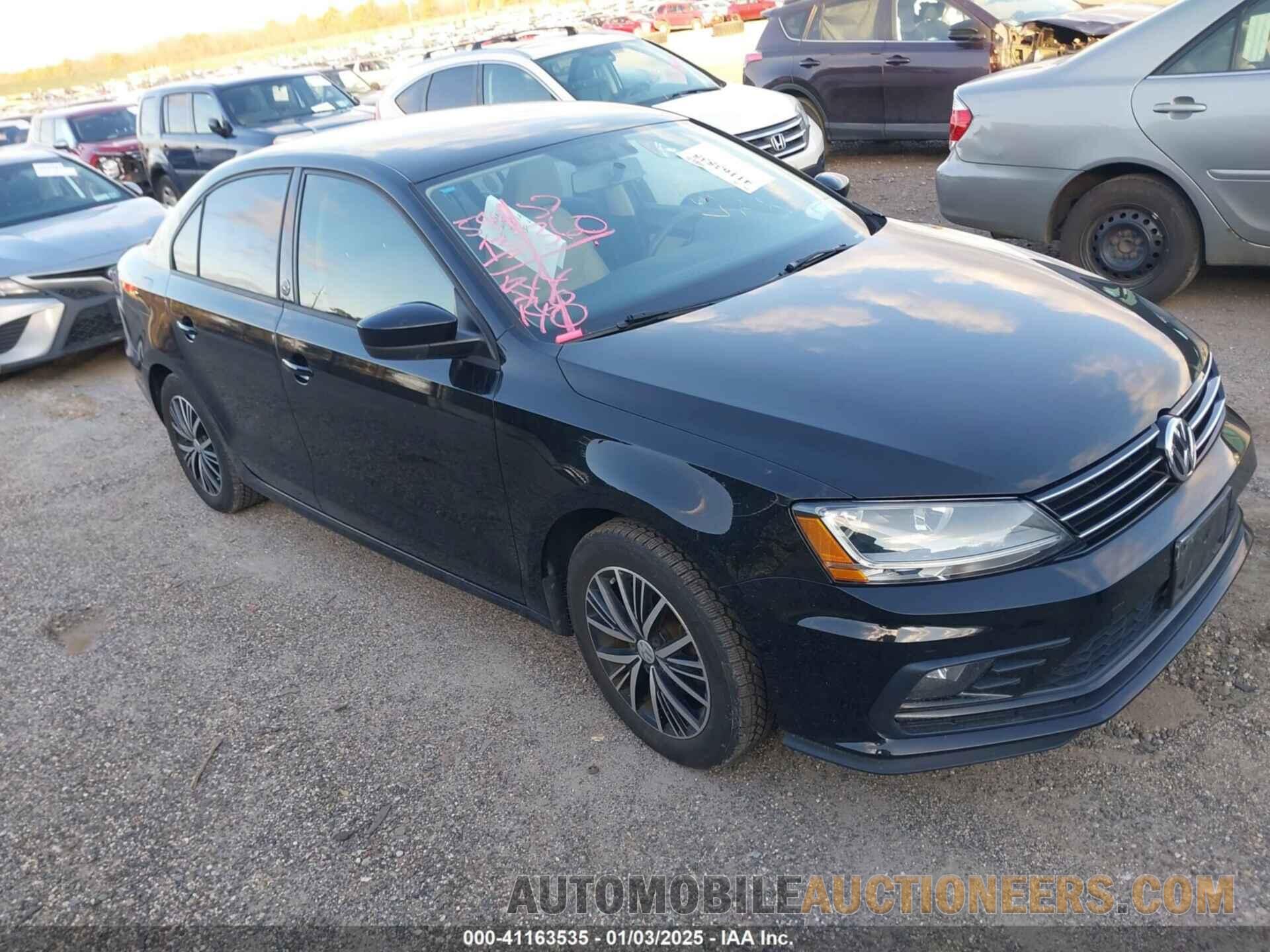 3VWDB7AJXJM210077 VOLKSWAGEN JETTA 2018