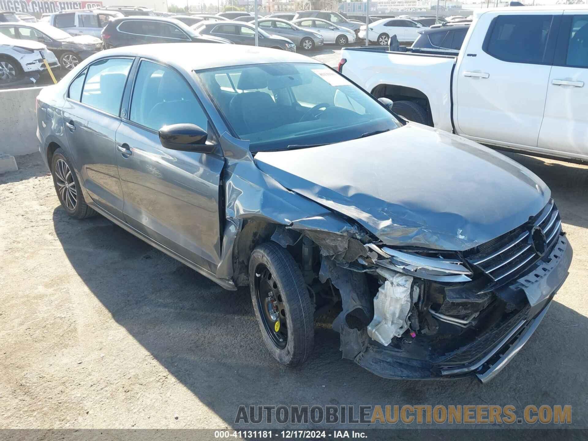 3VWDB7AJXJM211925 VOLKSWAGEN JETTA 2018