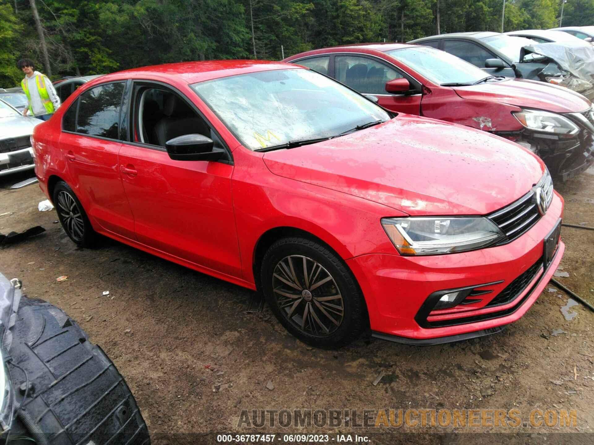 3VWDB7AJXJM235545 VOLKSWAGEN JETTA 2018