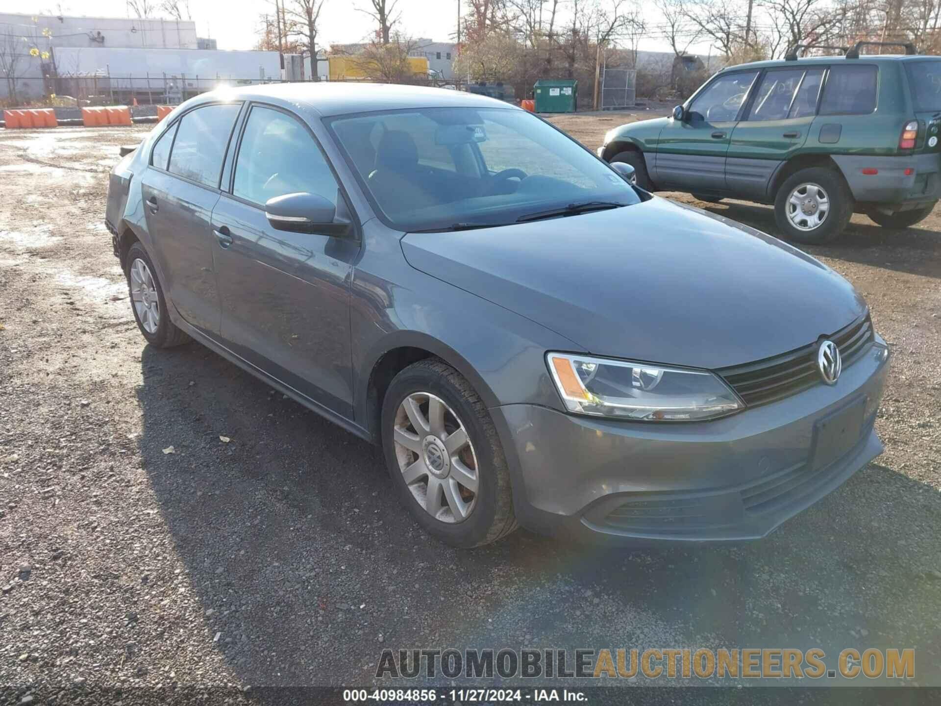 3VWDP7AJ4CM328825 VOLKSWAGEN JETTA 2012