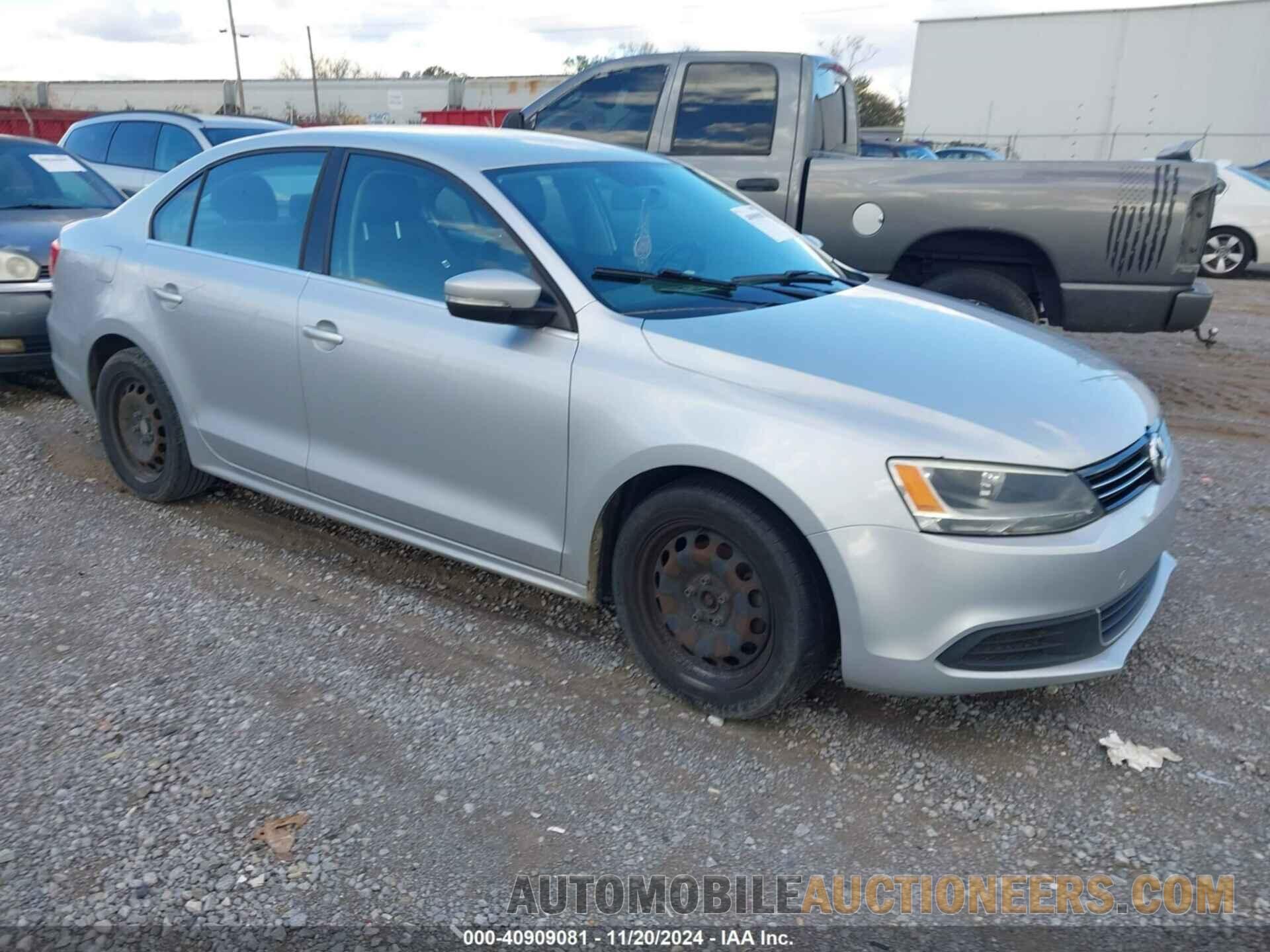 3VWDP7AJ5DM215578 VOLKSWAGEN JETTA 2013