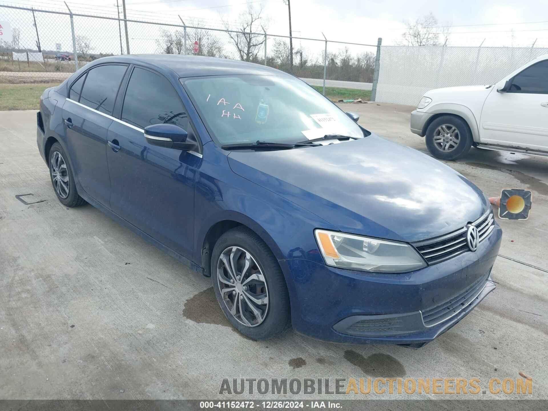 3VWDP7AJ5DM395841 VOLKSWAGEN JETTA 2013