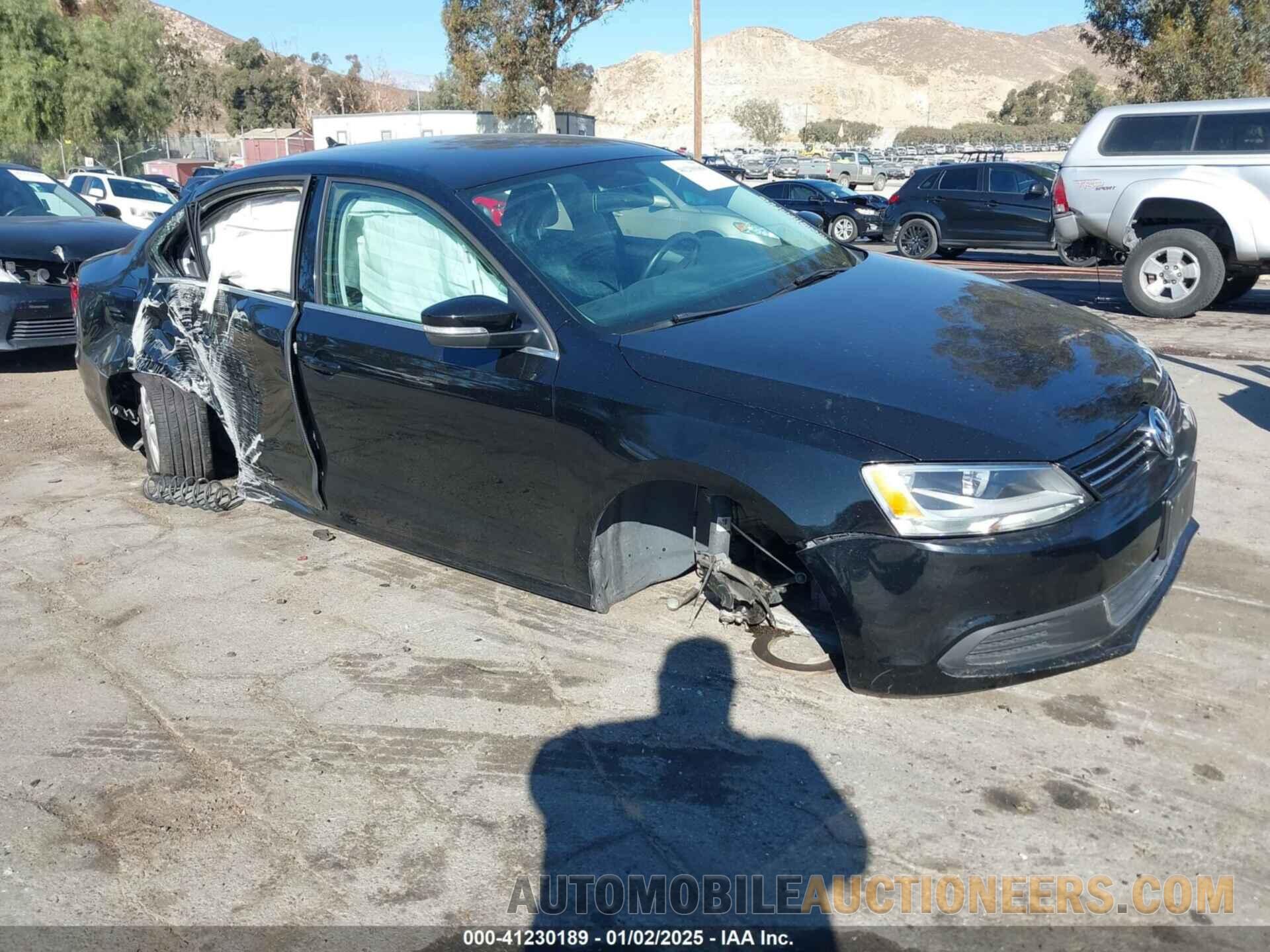 3VWDP7AJ9DM444815 VOLKSWAGEN JETTA 2013