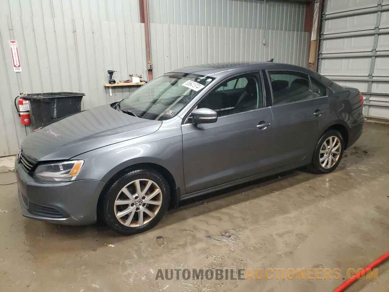 3VWDP7AJXDM379621 VOLKSWAGEN JETTA 2013