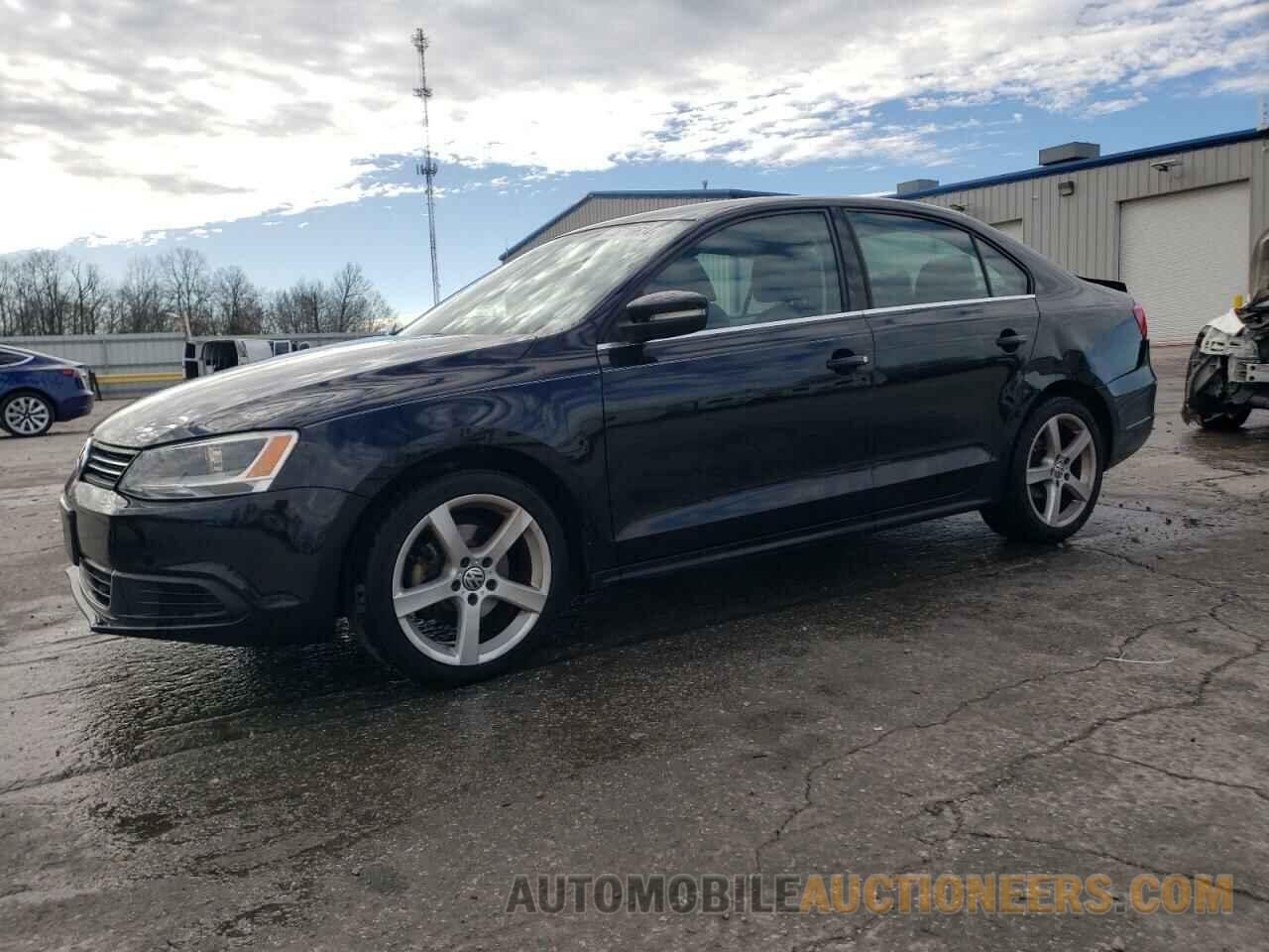 3VWDX7AJ3DM311337 VOLKSWAGEN JETTA 2013