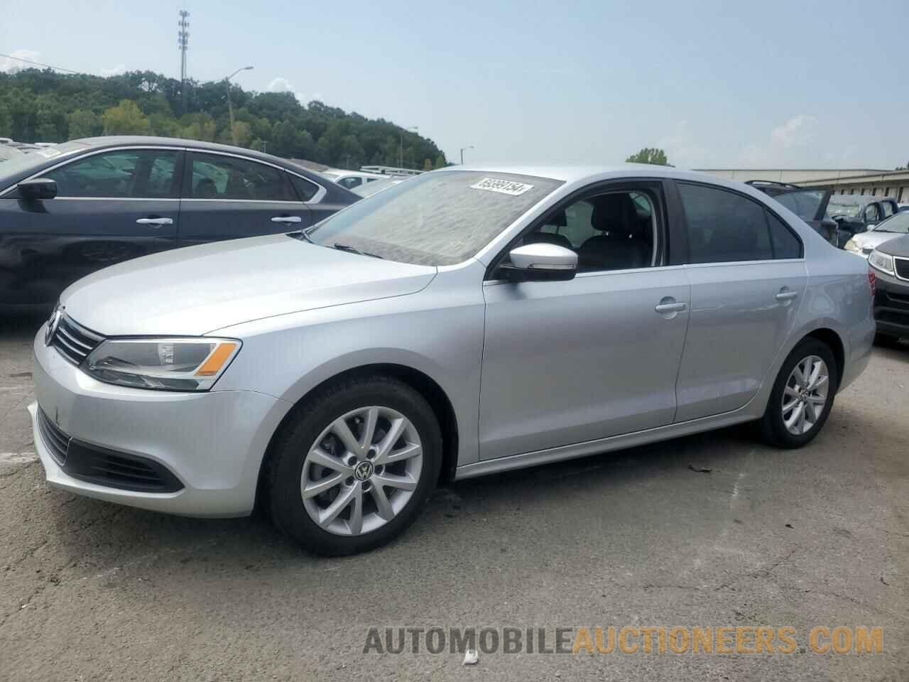 3VWDX7AJ4DM306325 VOLKSWAGEN JETTA 2013