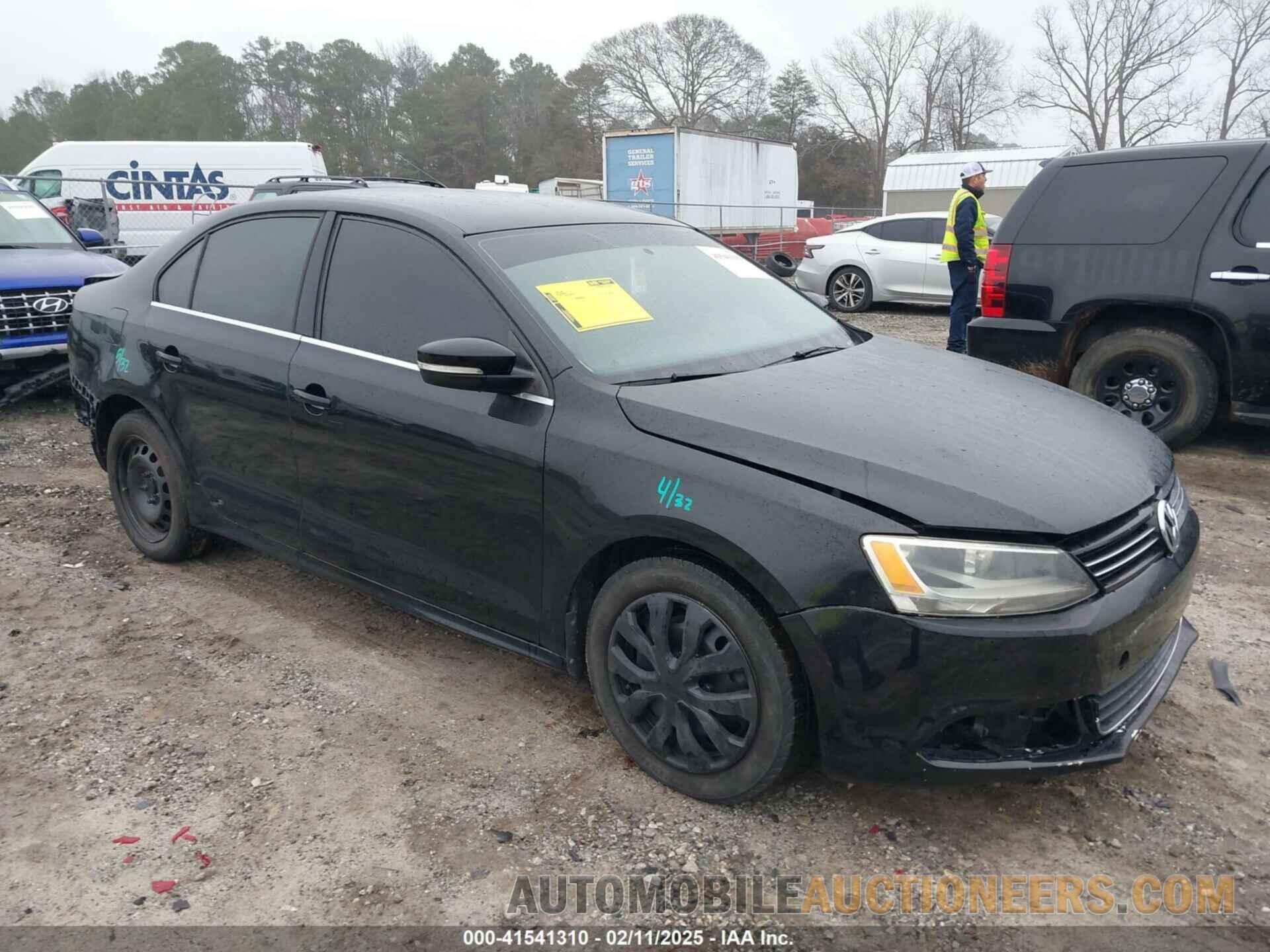 3VWDX7AJ5DM397704 VOLKSWAGEN JETTA 2013