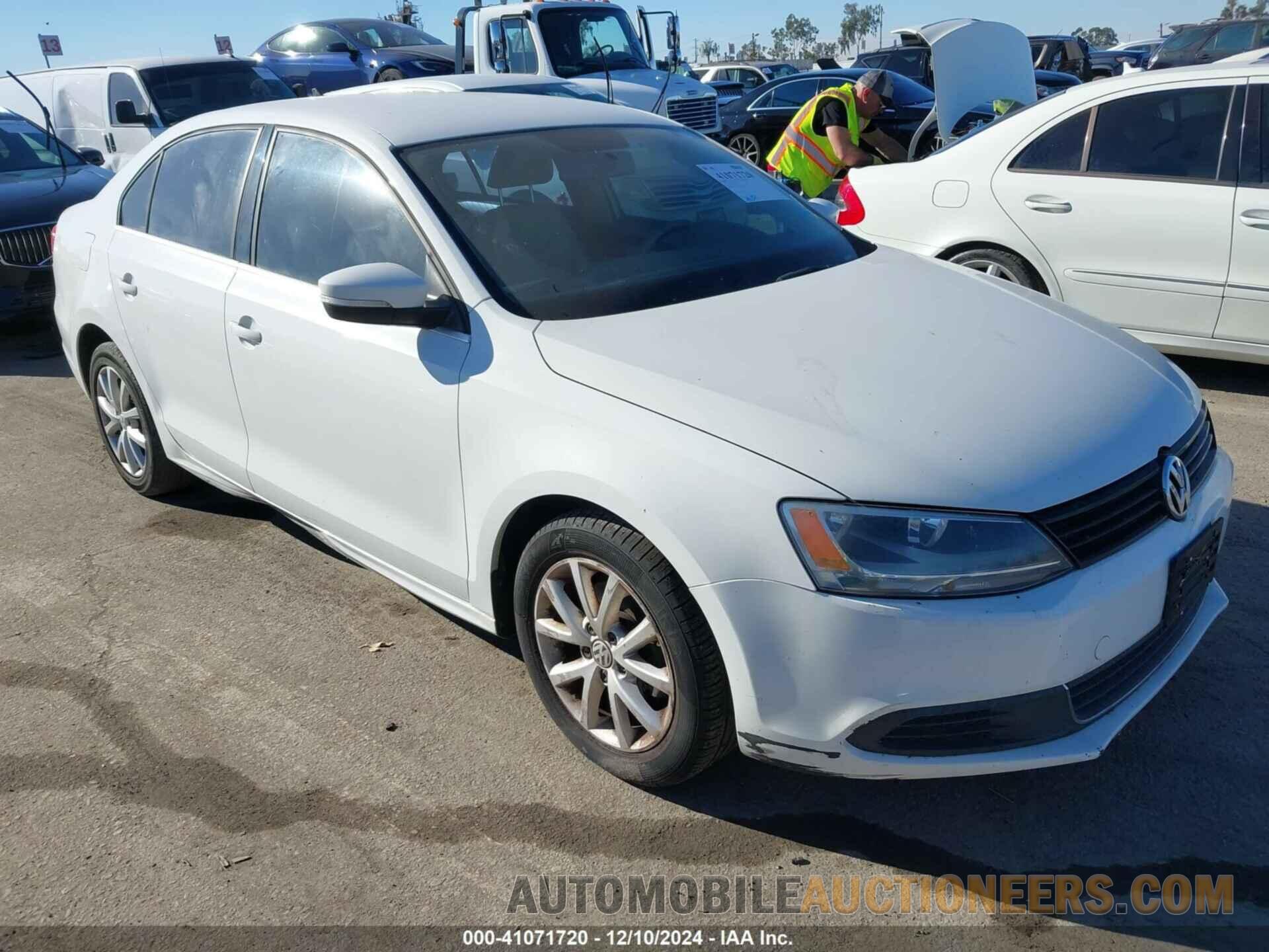 3VWDX7AJ6DM421153 VOLKSWAGEN JETTA 2013