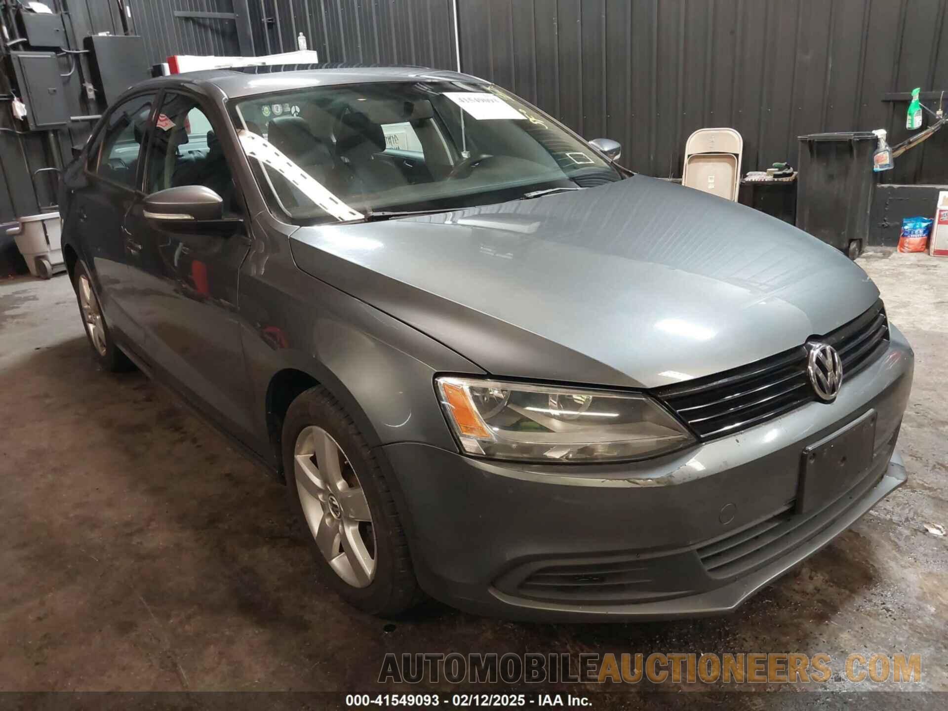 3VWDZ7AJ1BM318438 VOLKSWAGEN JETTA 2011