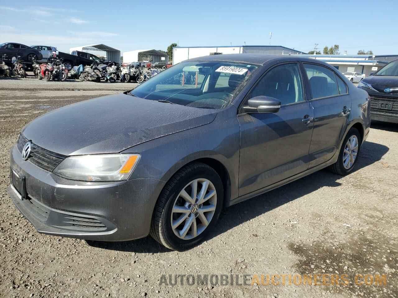 3VWDZ7AJ2BM325690 VOLKSWAGEN JETTA 2011